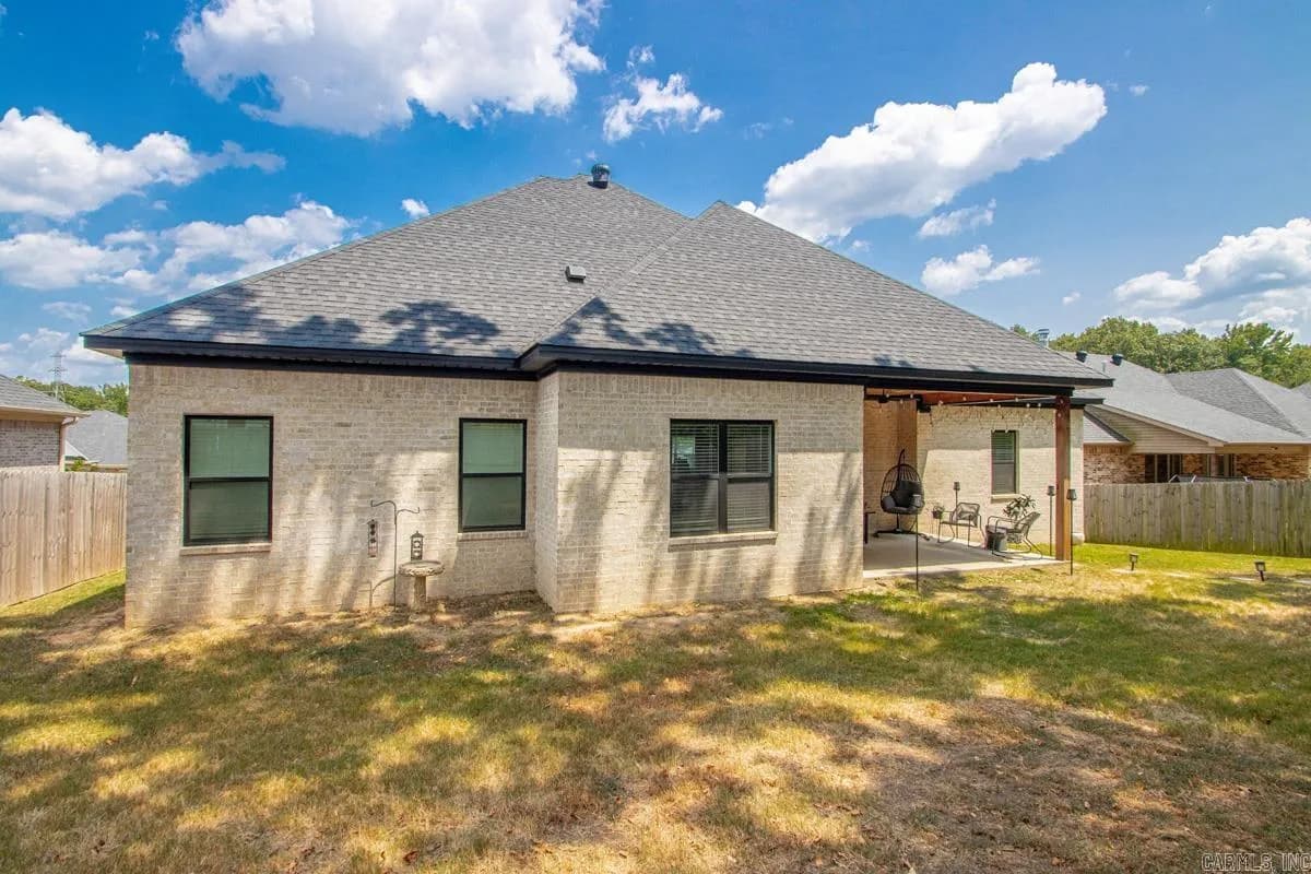 Property at 877  Oak forest - Image 37