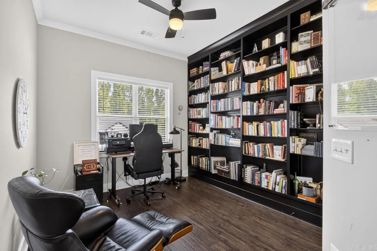 Property at 877  Oak forest - Image 6
