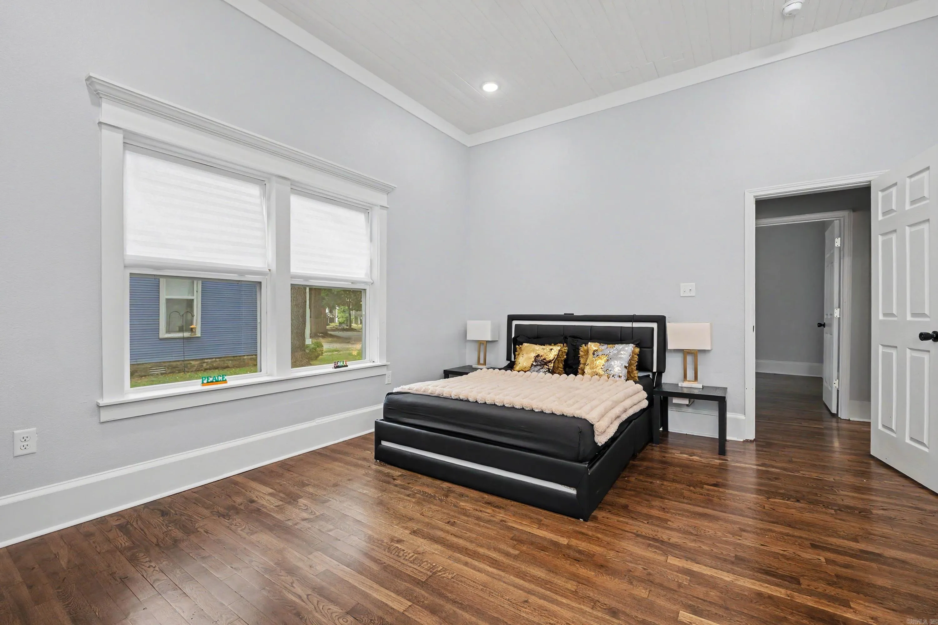 Property at 1505 S State - Image 9