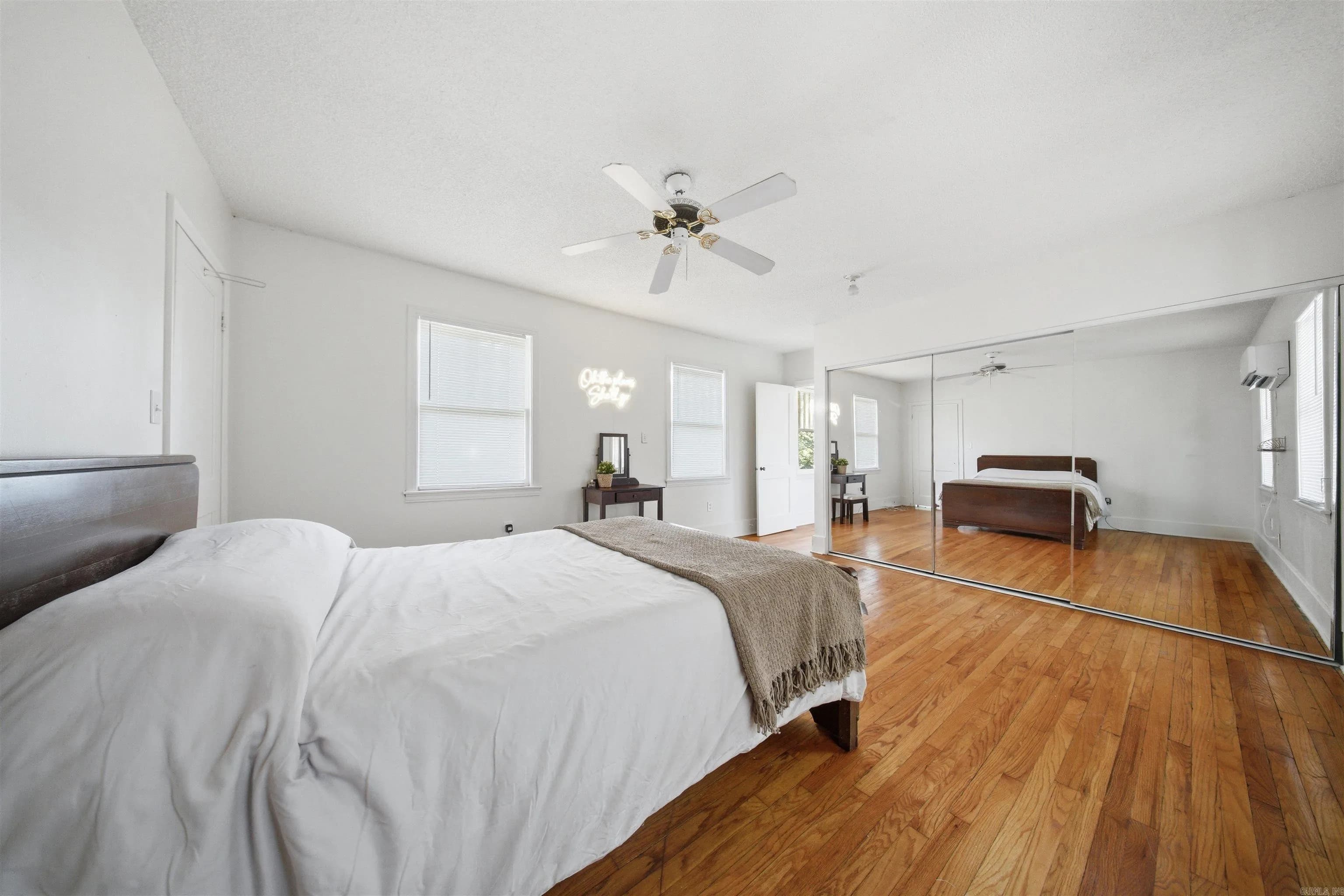 Property at 3212 N Magnolia street - Image 14