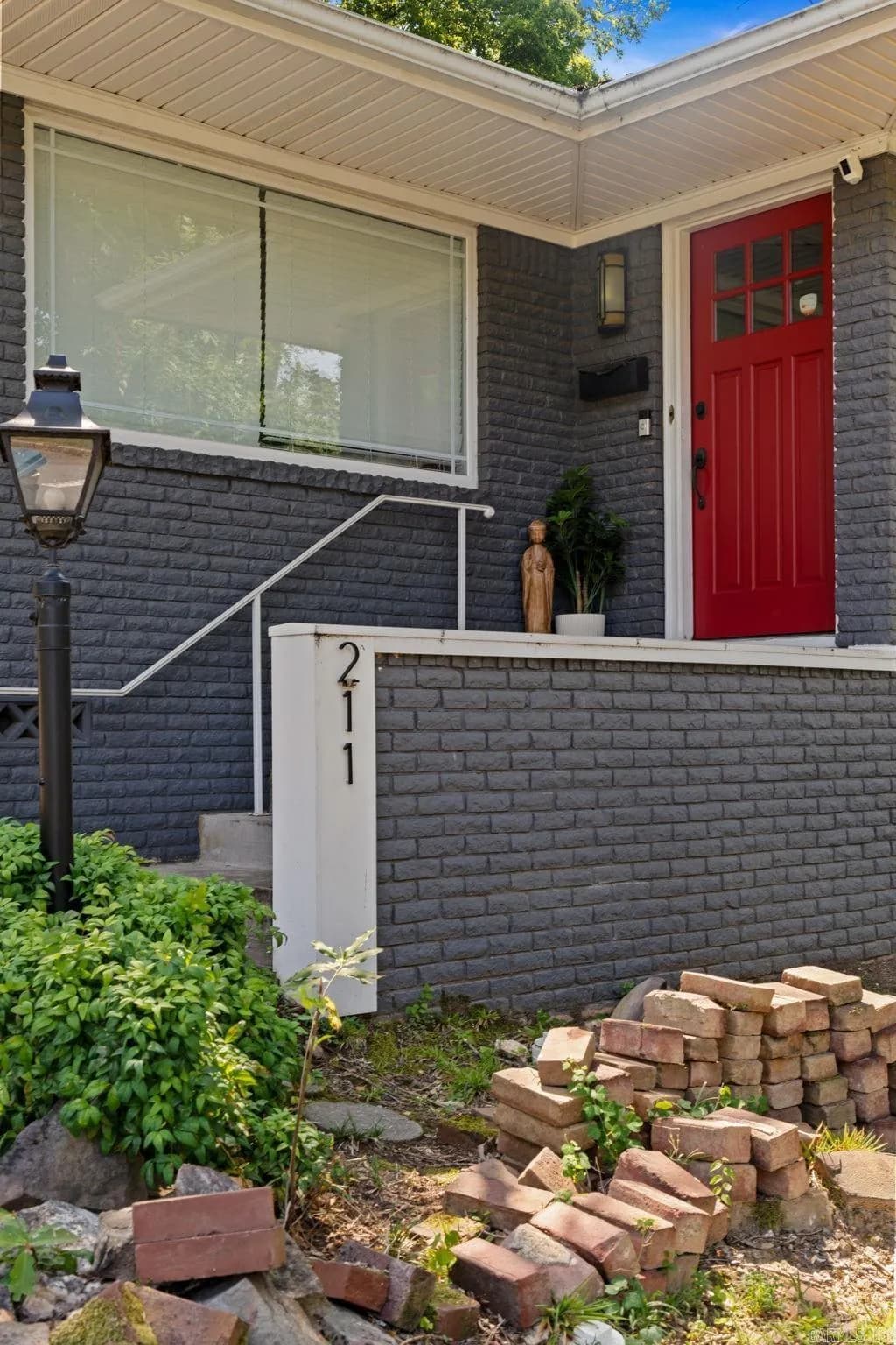 Property at 211  Colonial court - Image 3