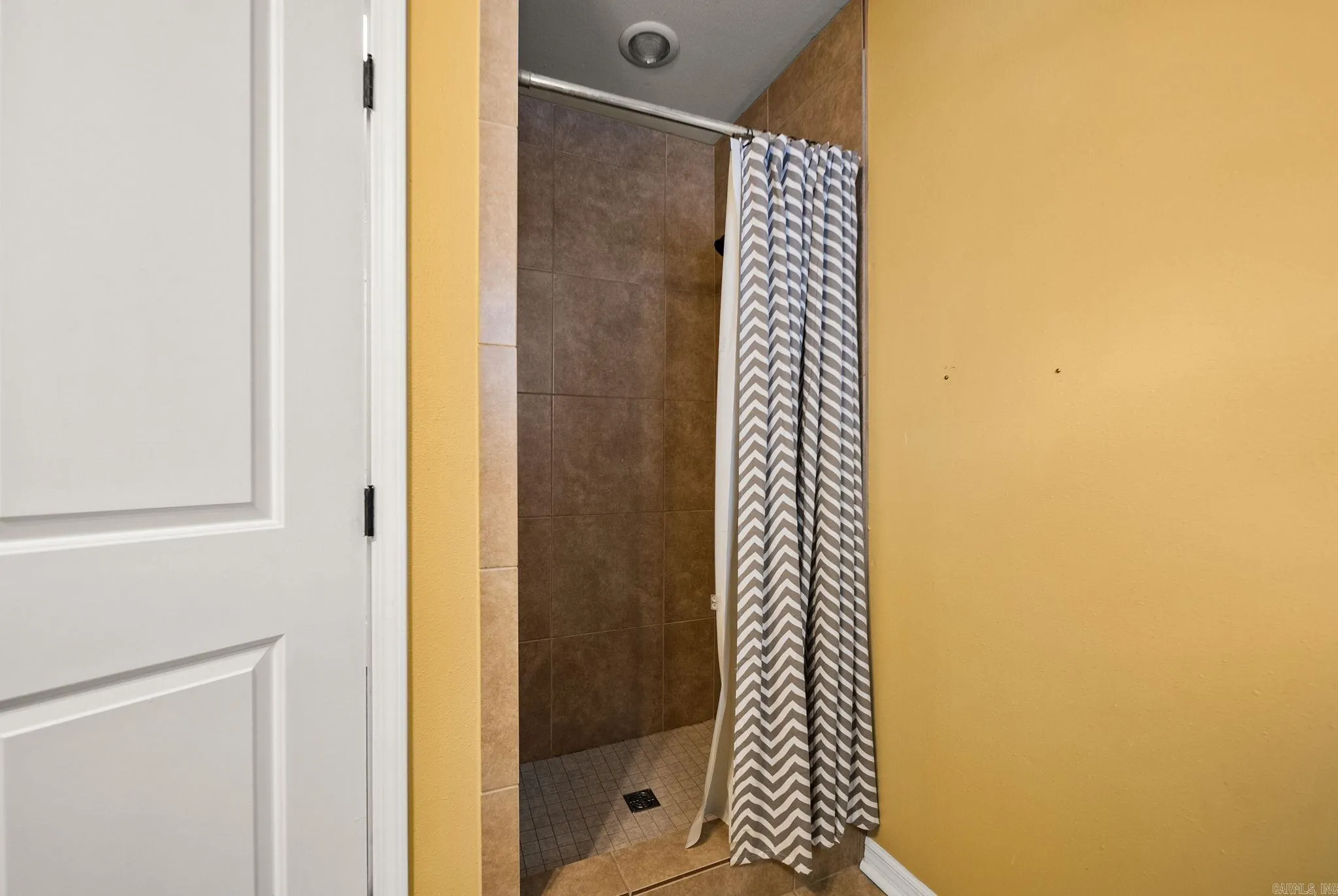 Property at 211  Colonial court - Image 40