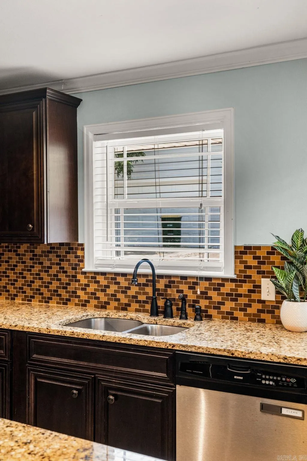 Property at 211  Colonial court - Image 20