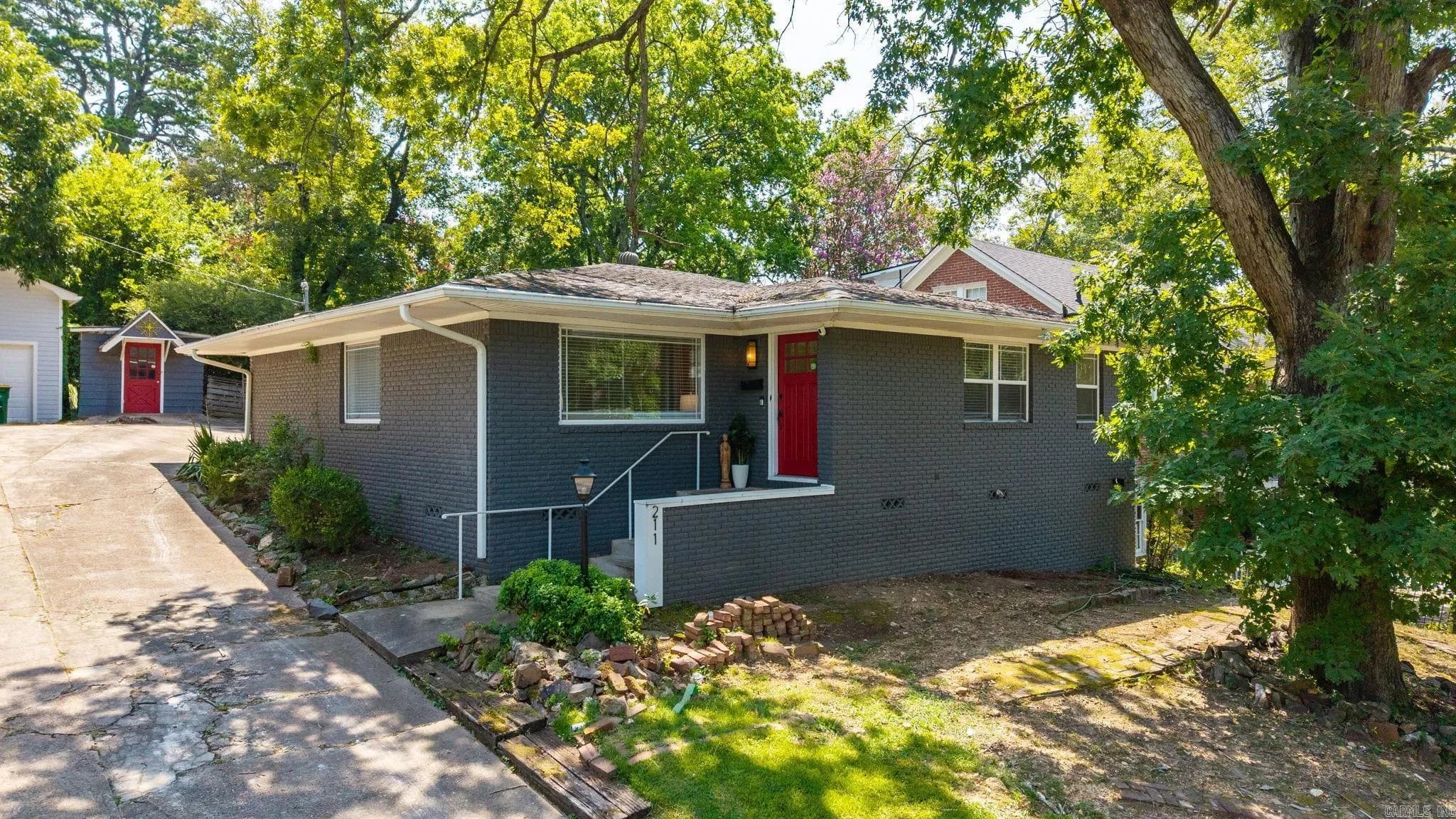 Property at 211  Colonial court - Image 1