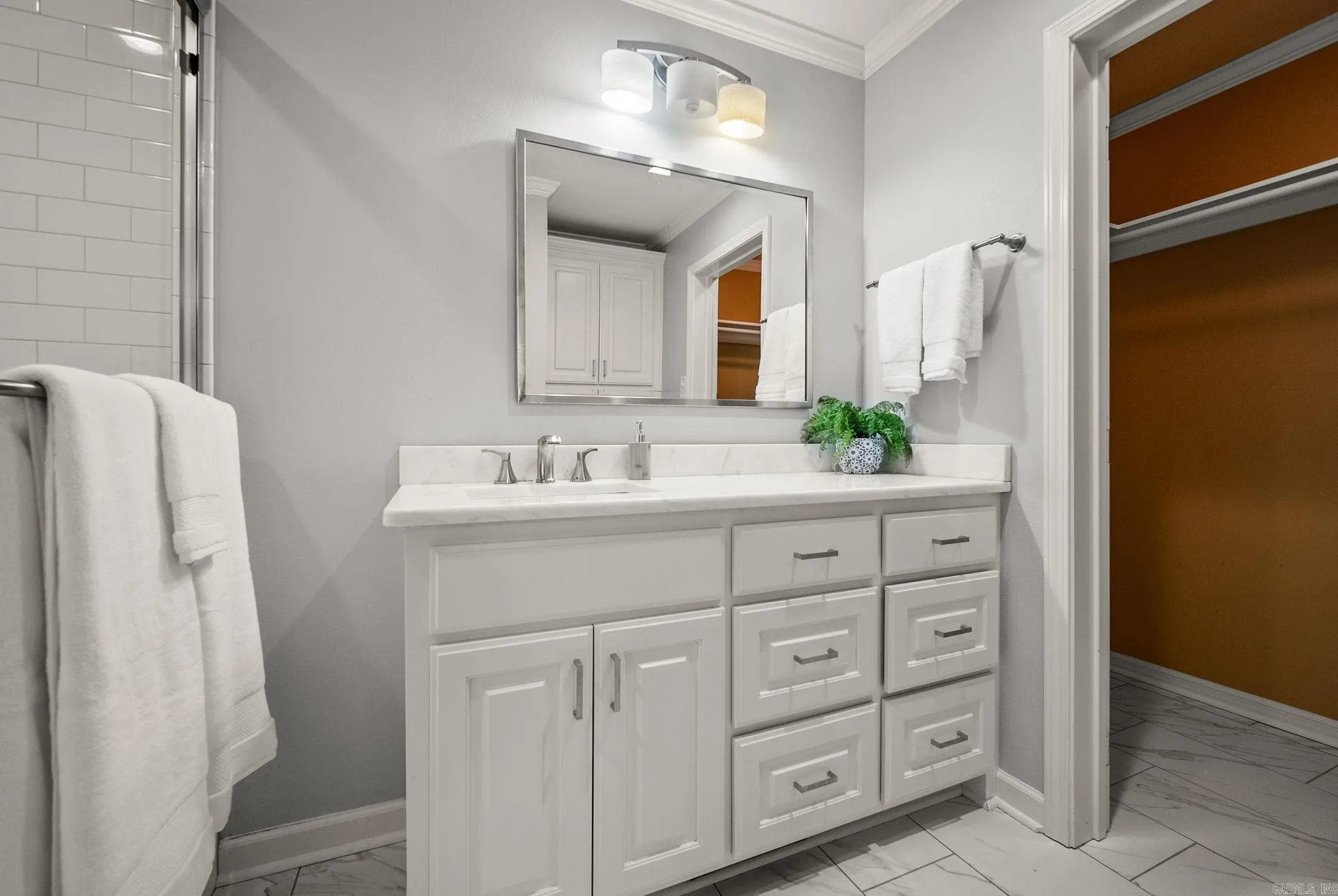 Property at 211  Colonial court - Image 34