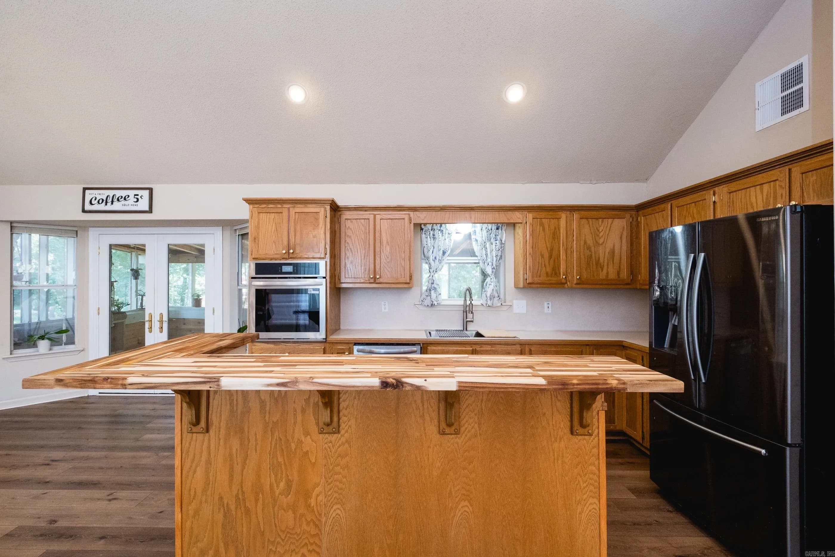 Property at 97  Emerald - Image 14