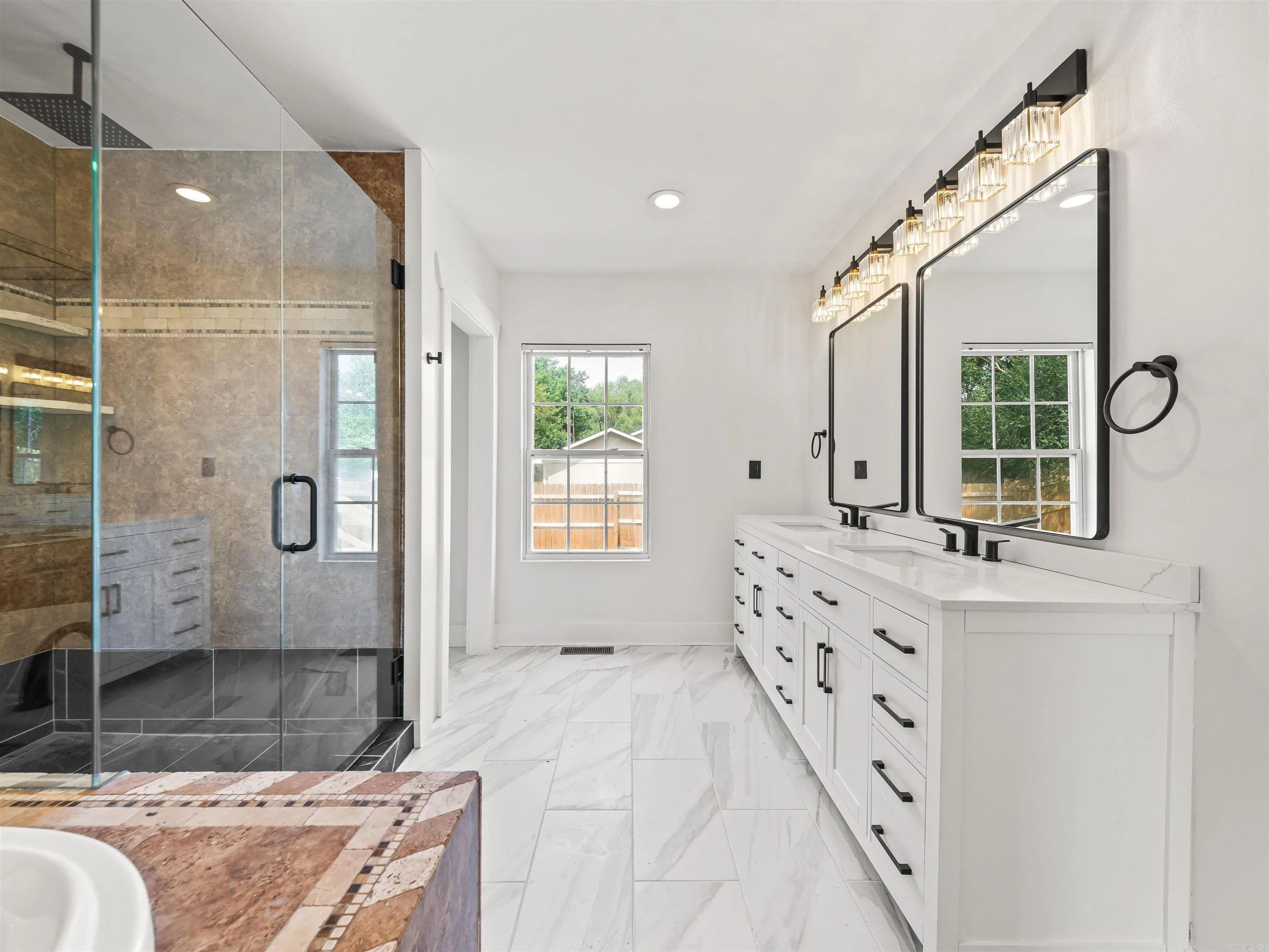 Property at 109  Gabor - Image 20