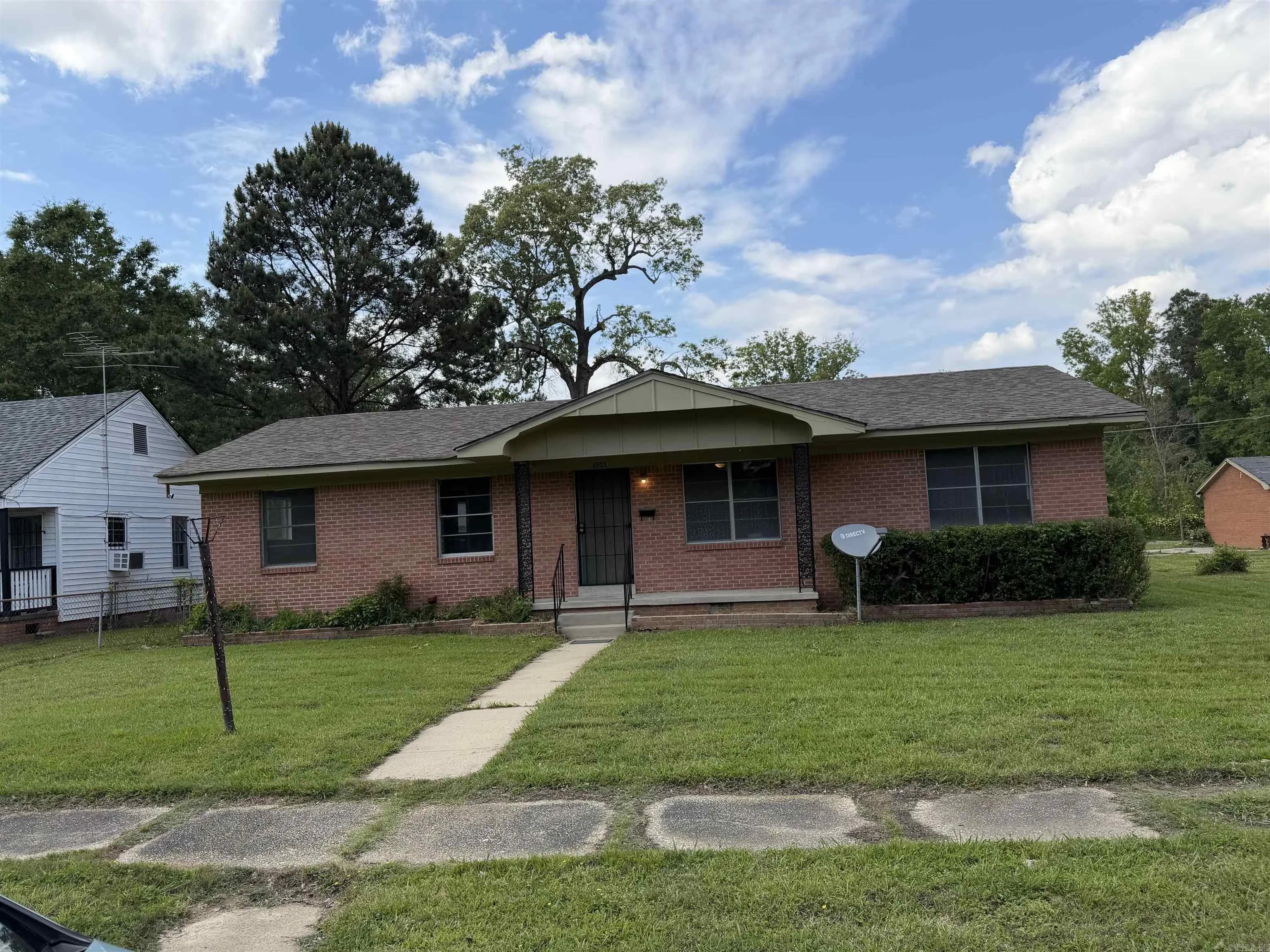 Property at 1903 W 25th - Image 1