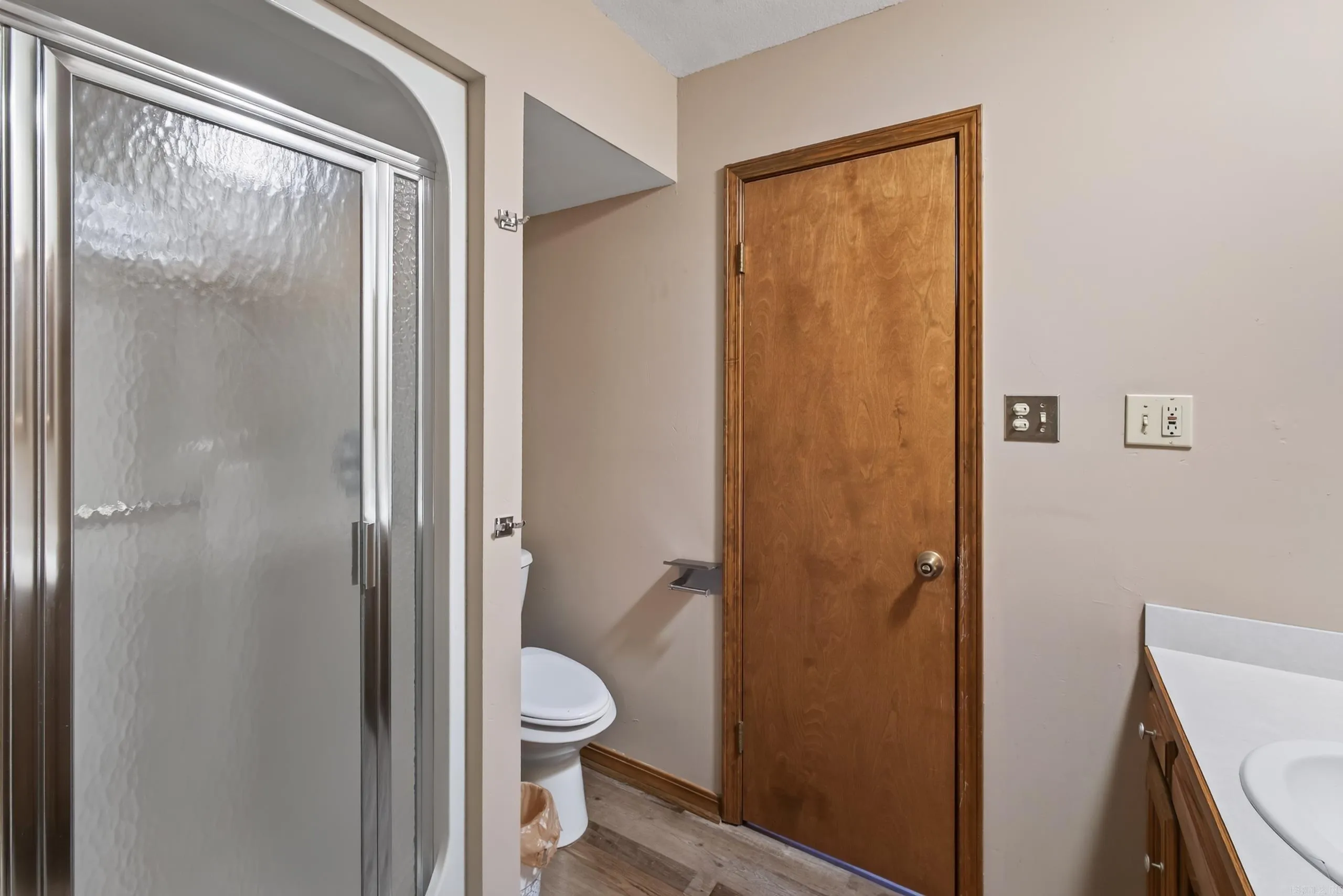 Property at 2850  Sylvia - Image 17