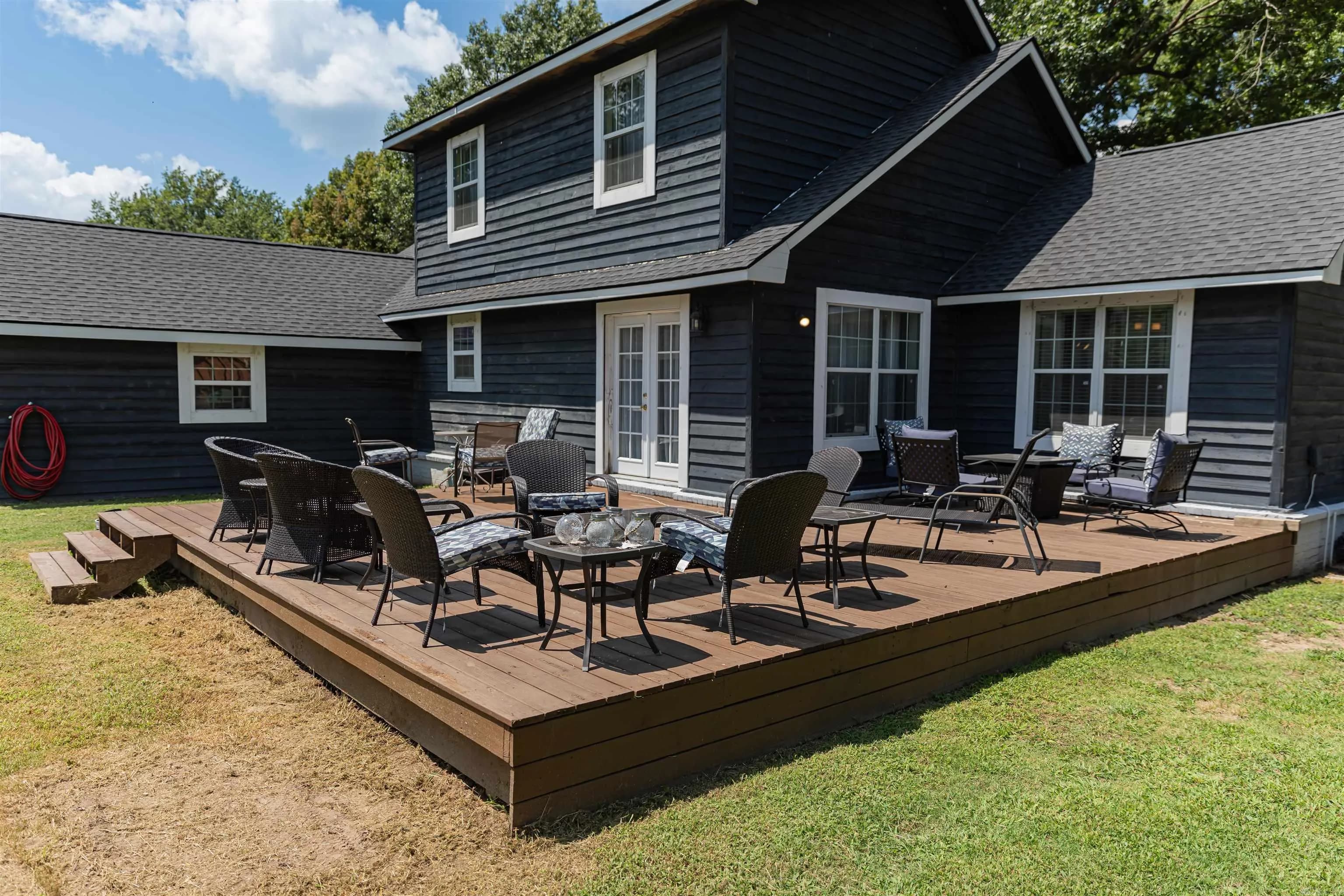 Property at 809  Putting green - Image 1