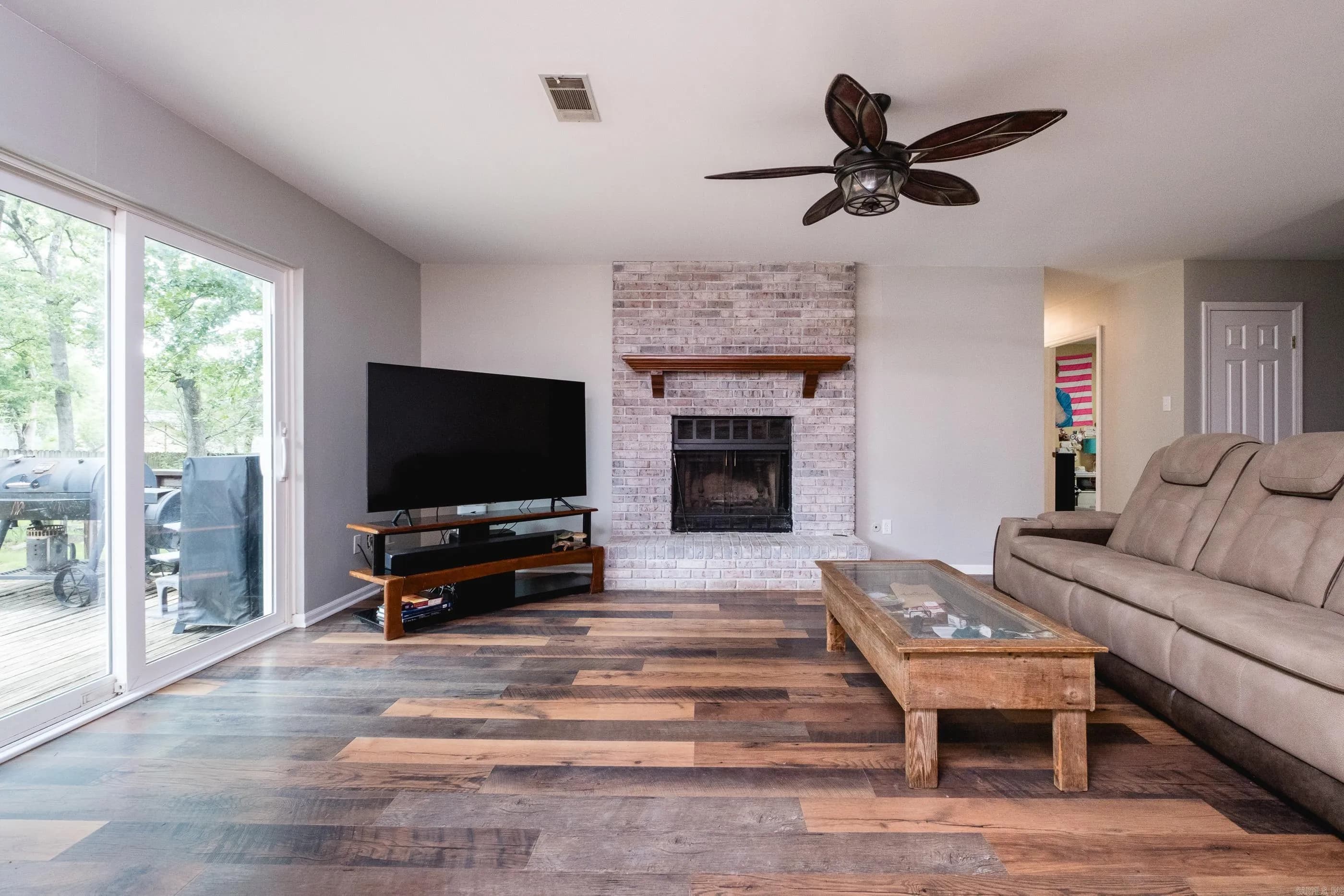 Property at 4  Oak forest - Image 6