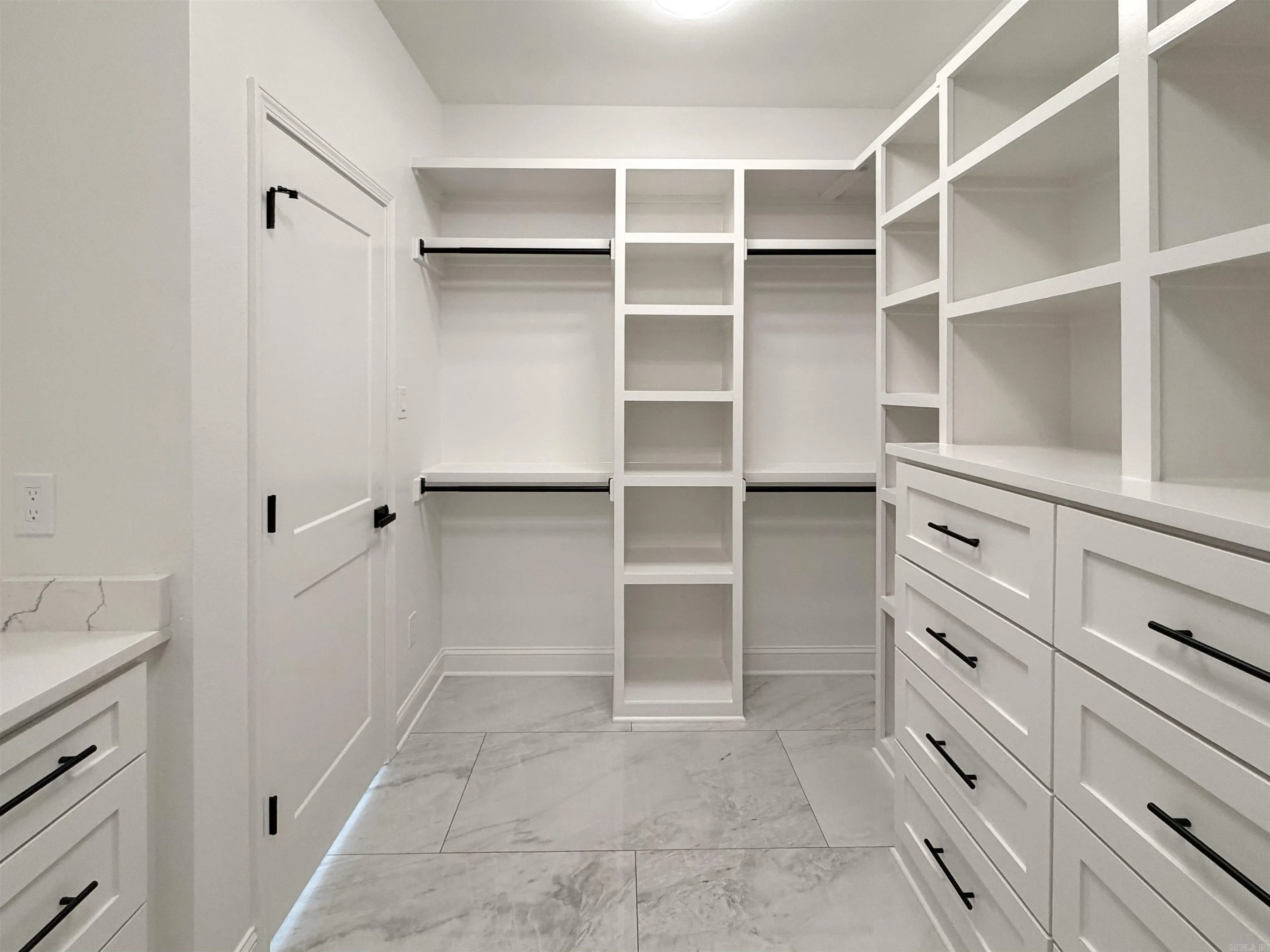Property at 611 1/2  Walnut - Image 17