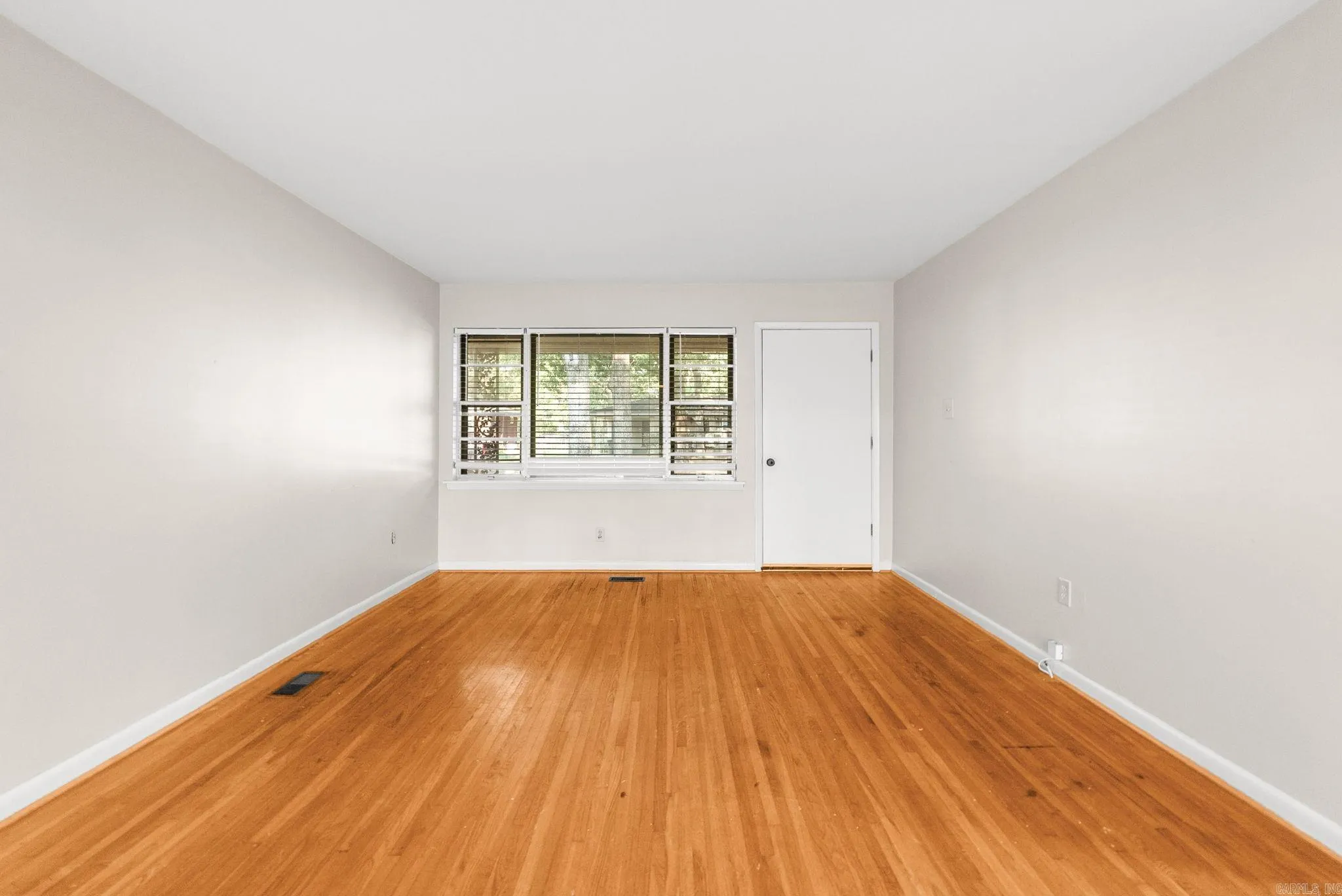 Property at 602  Devon - Image 14