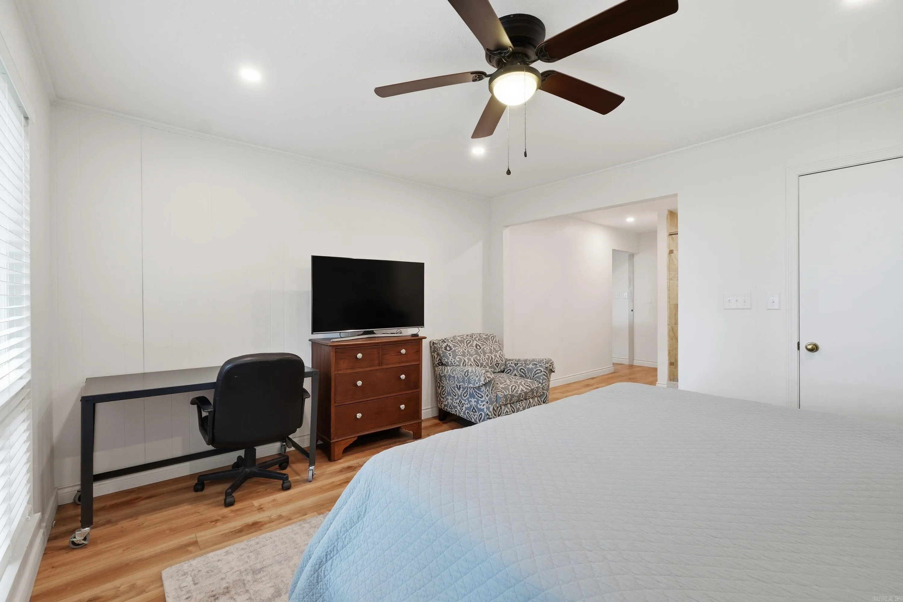Property at 211  Chelsea - Image 32