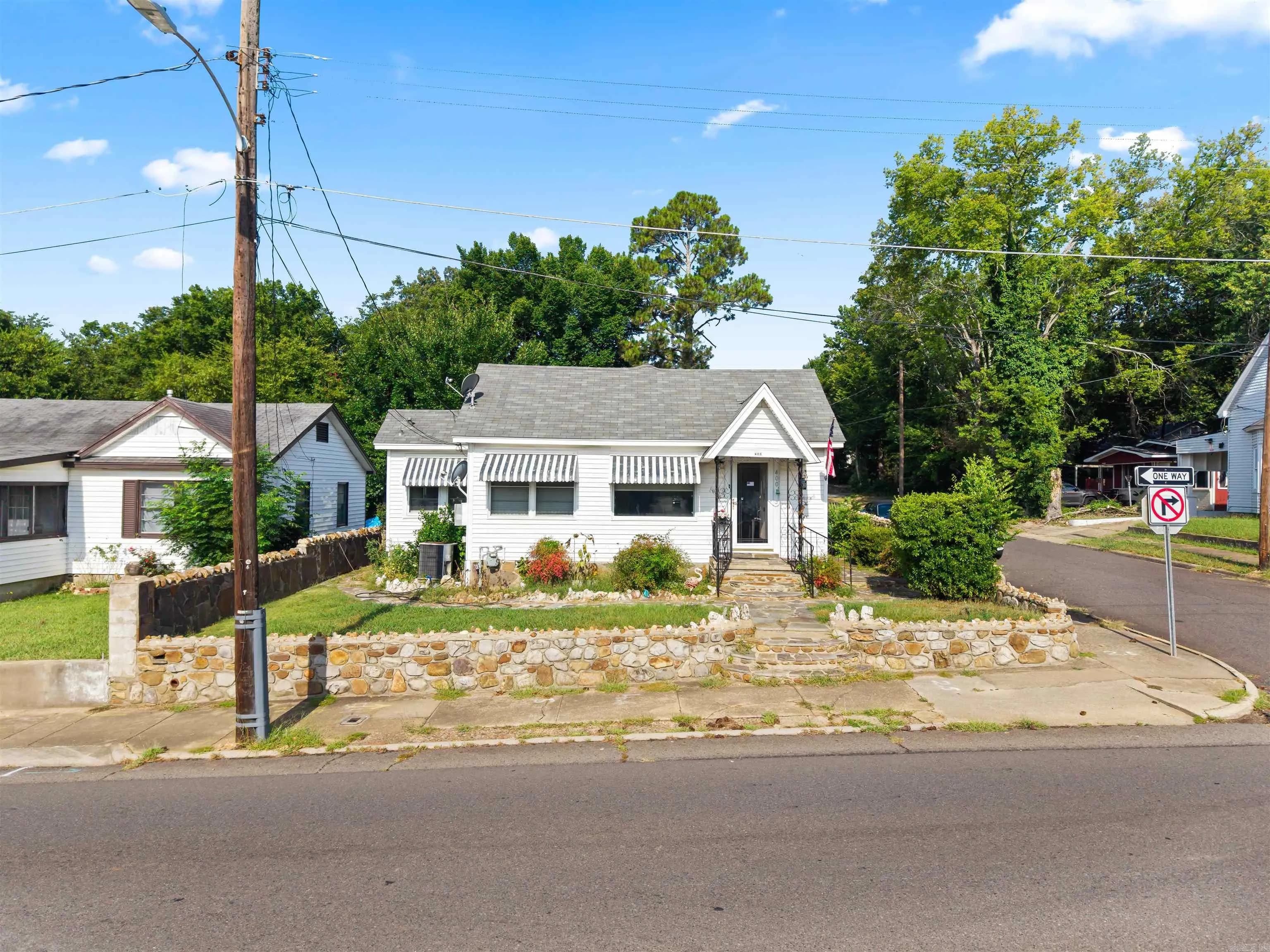 Property at 400  Summer - Image 23