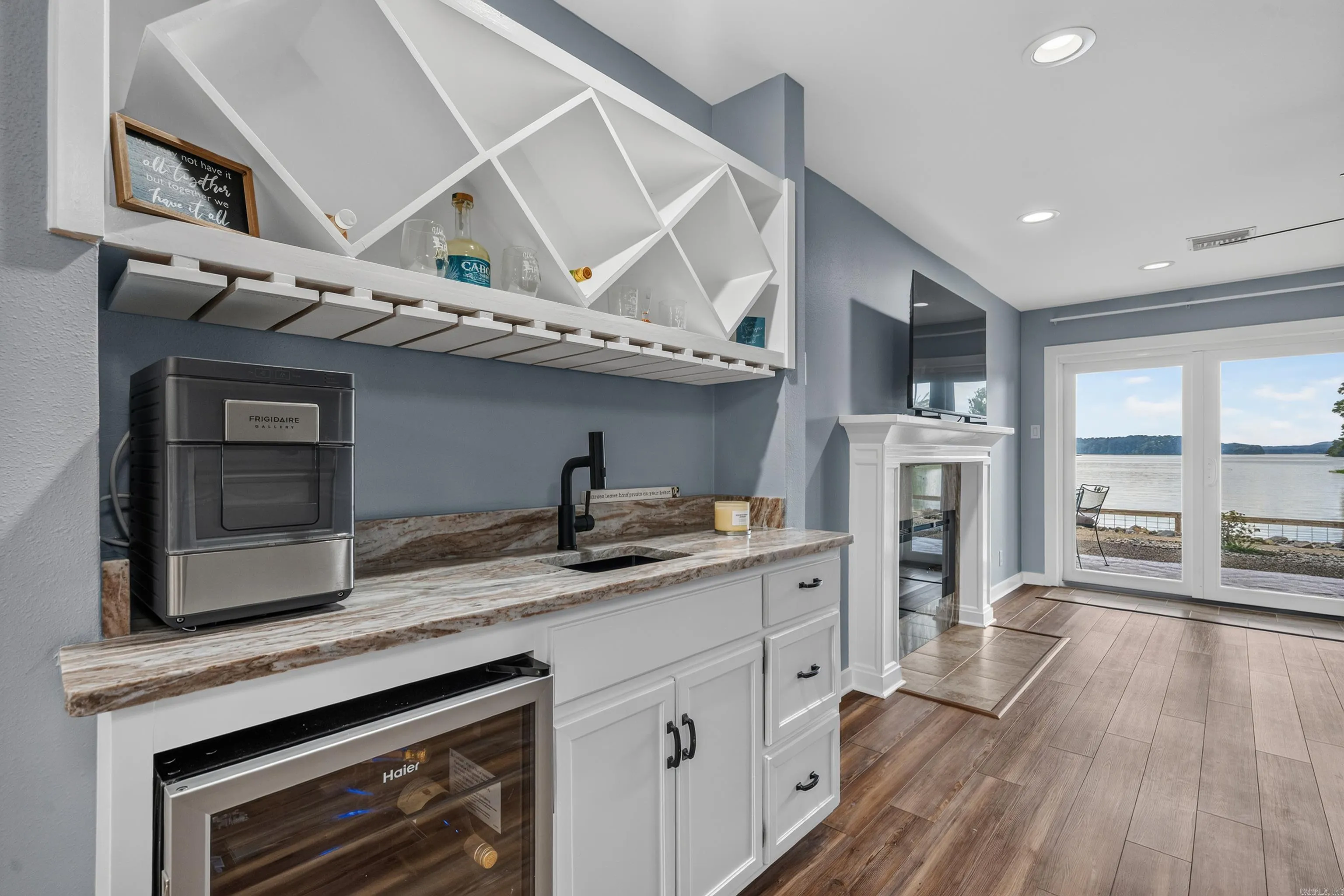 Property at 5371  Central, 6C - Image 15
