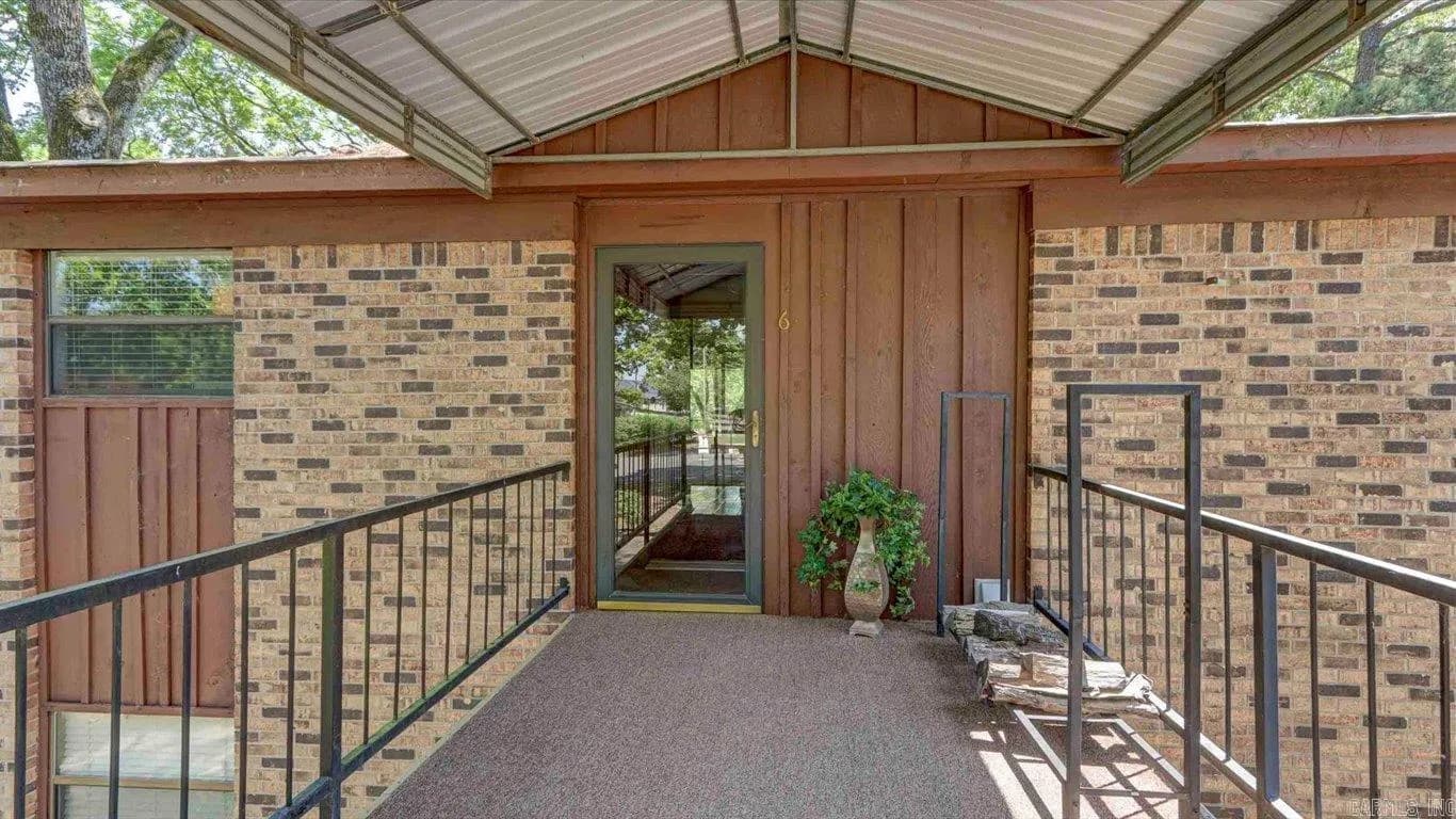 Property at 201  Daffodil, 6B - Image 4