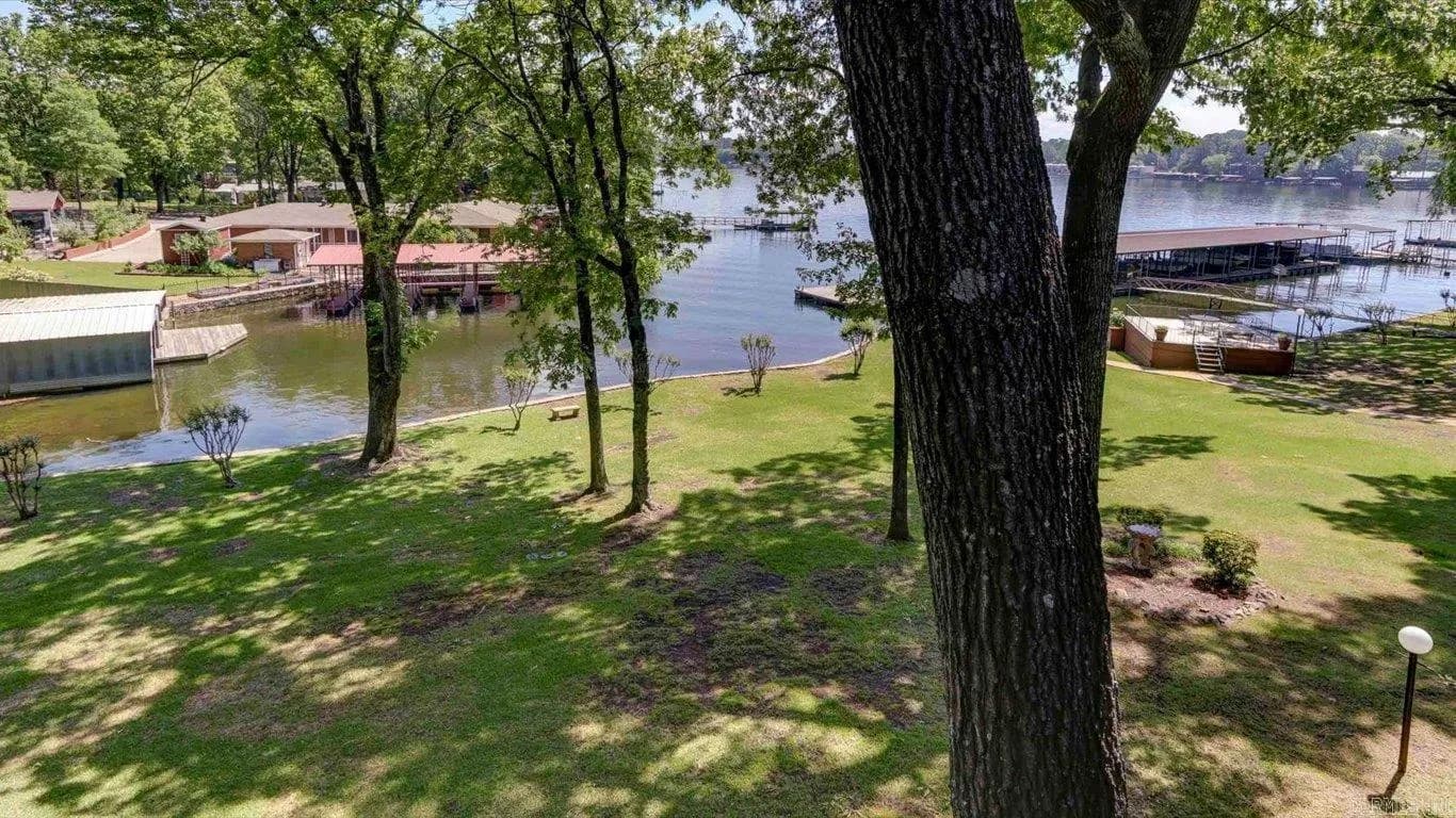 Property at 201  Daffodil, 6B - Image 7