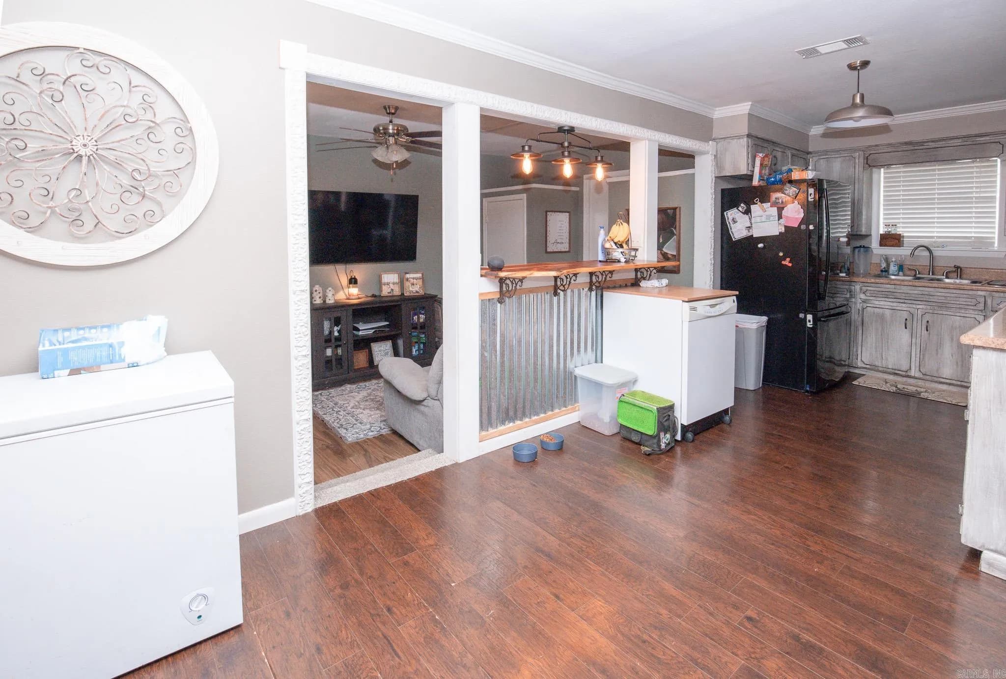 Property at 718  Jones - Image 9