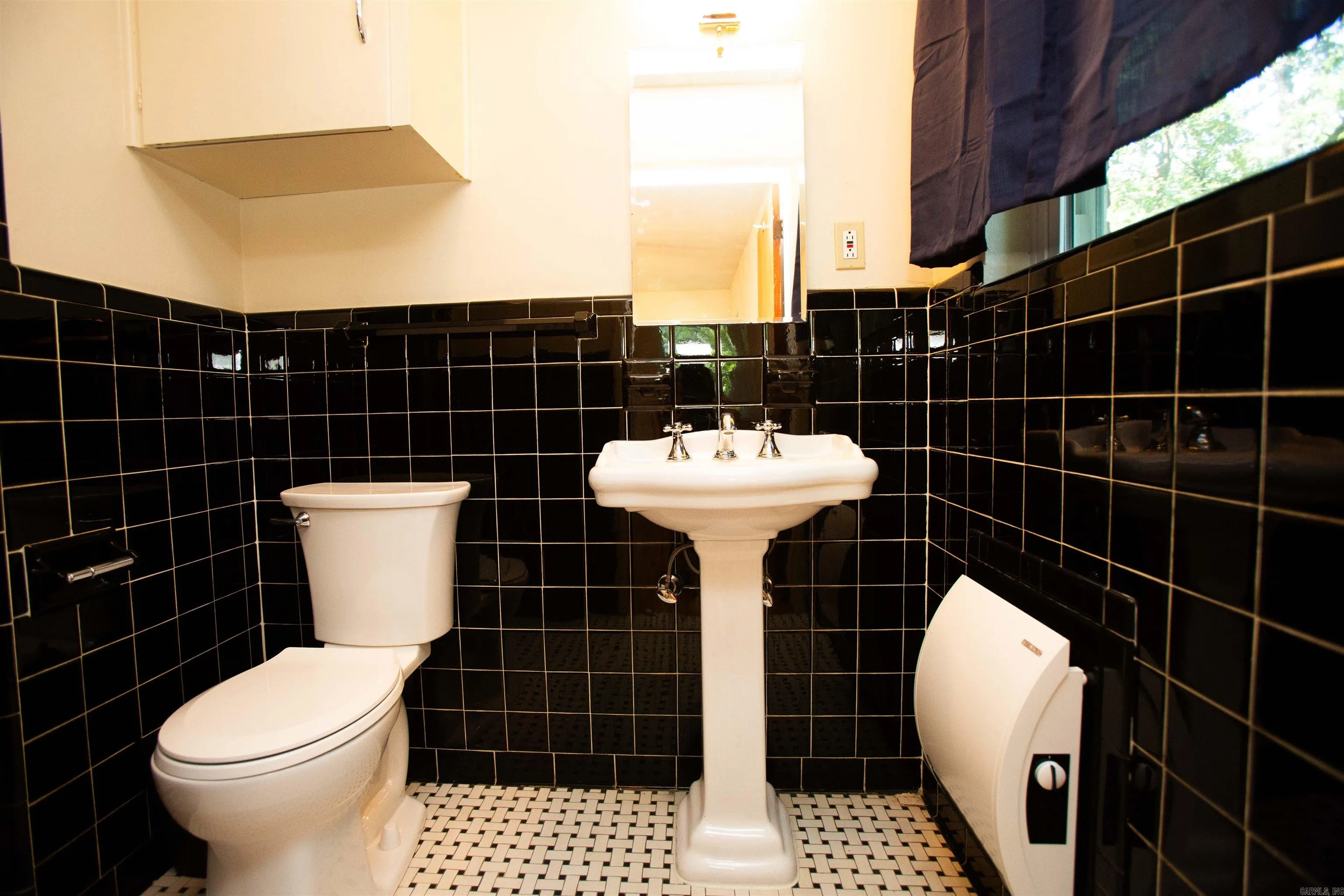 Property at 5010  Glenmere - Image 19