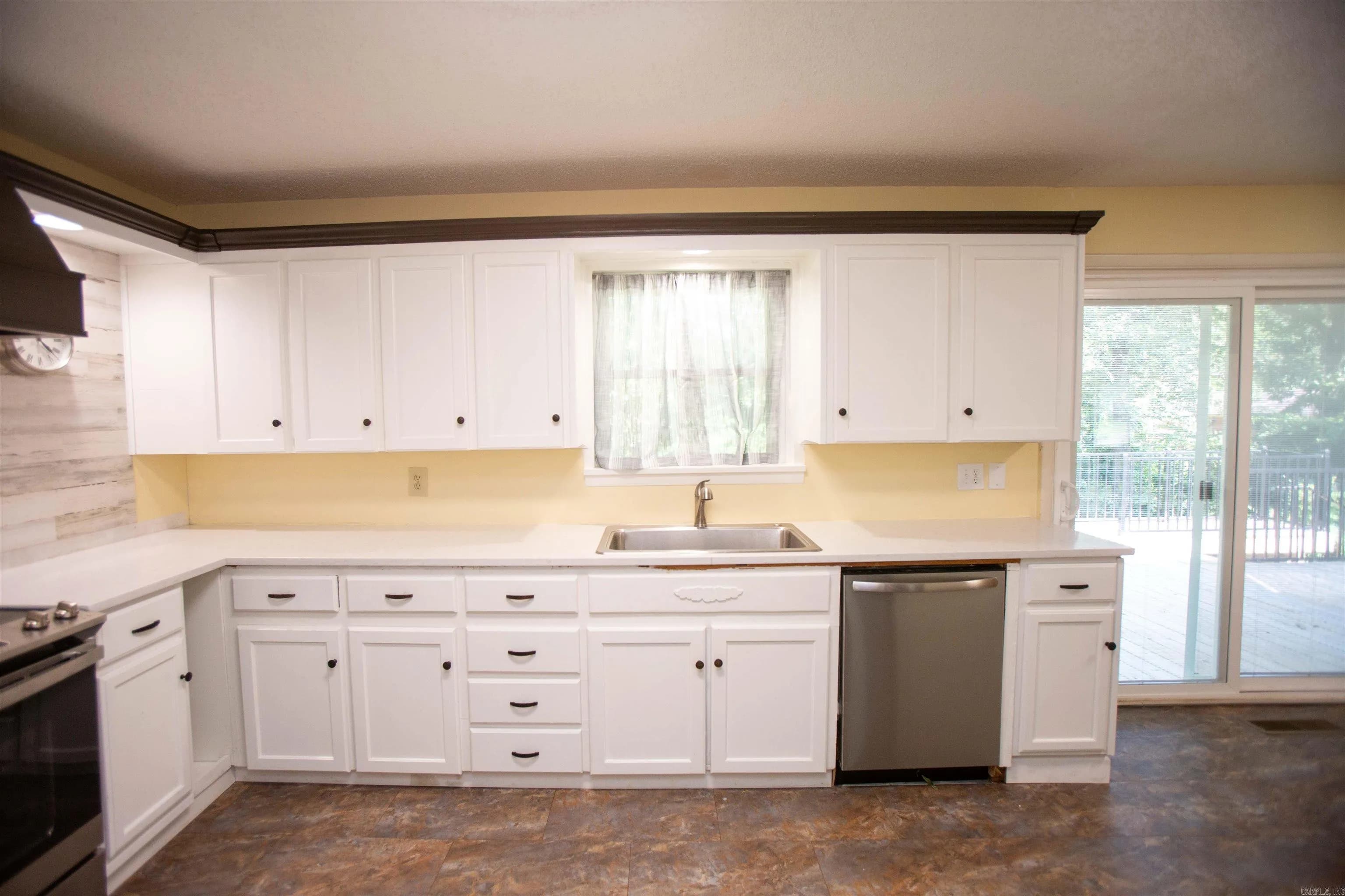 Property at 5010  Glenmere - Image 11