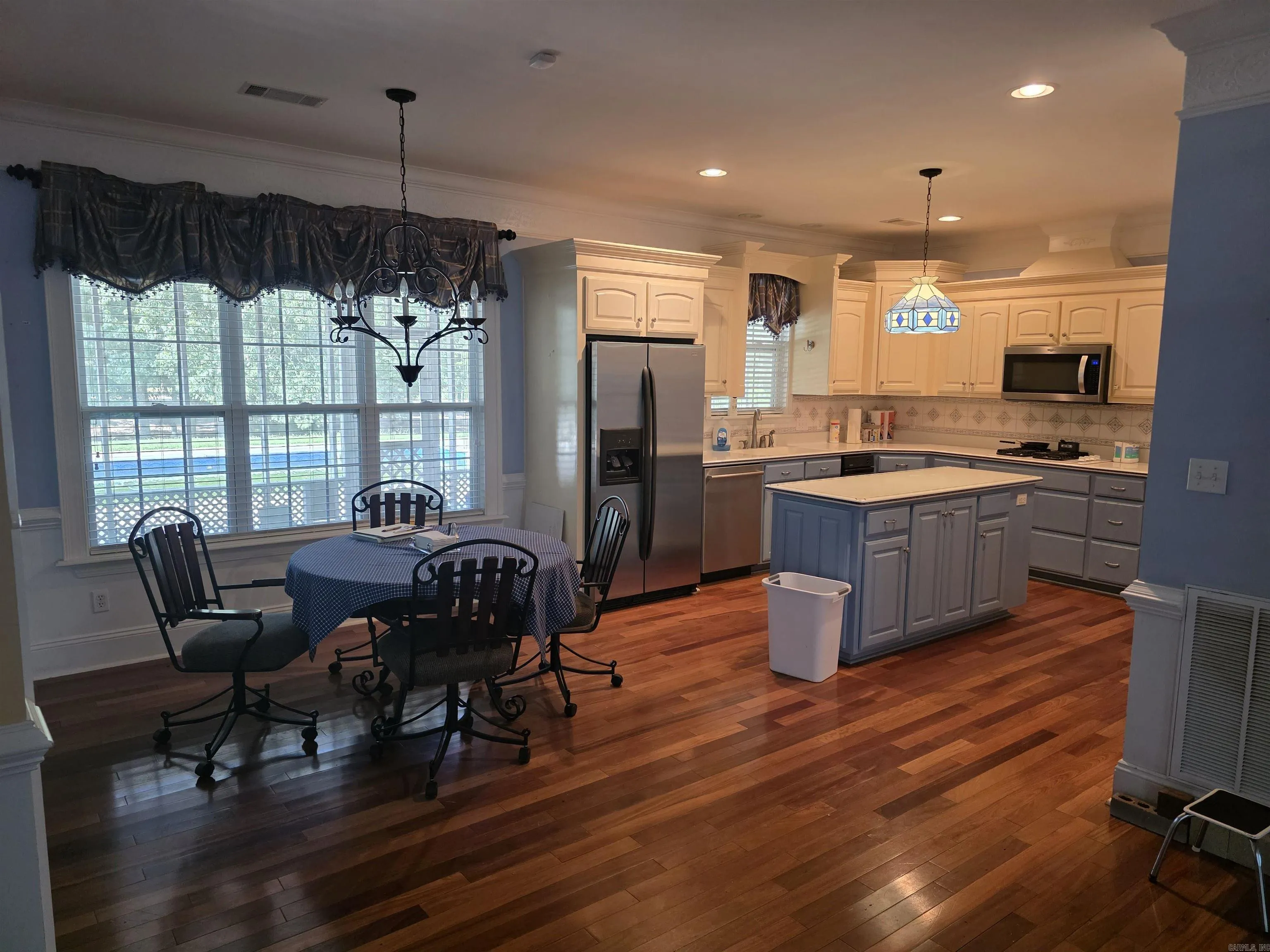 Property at 12  Stoneridge - Image 4