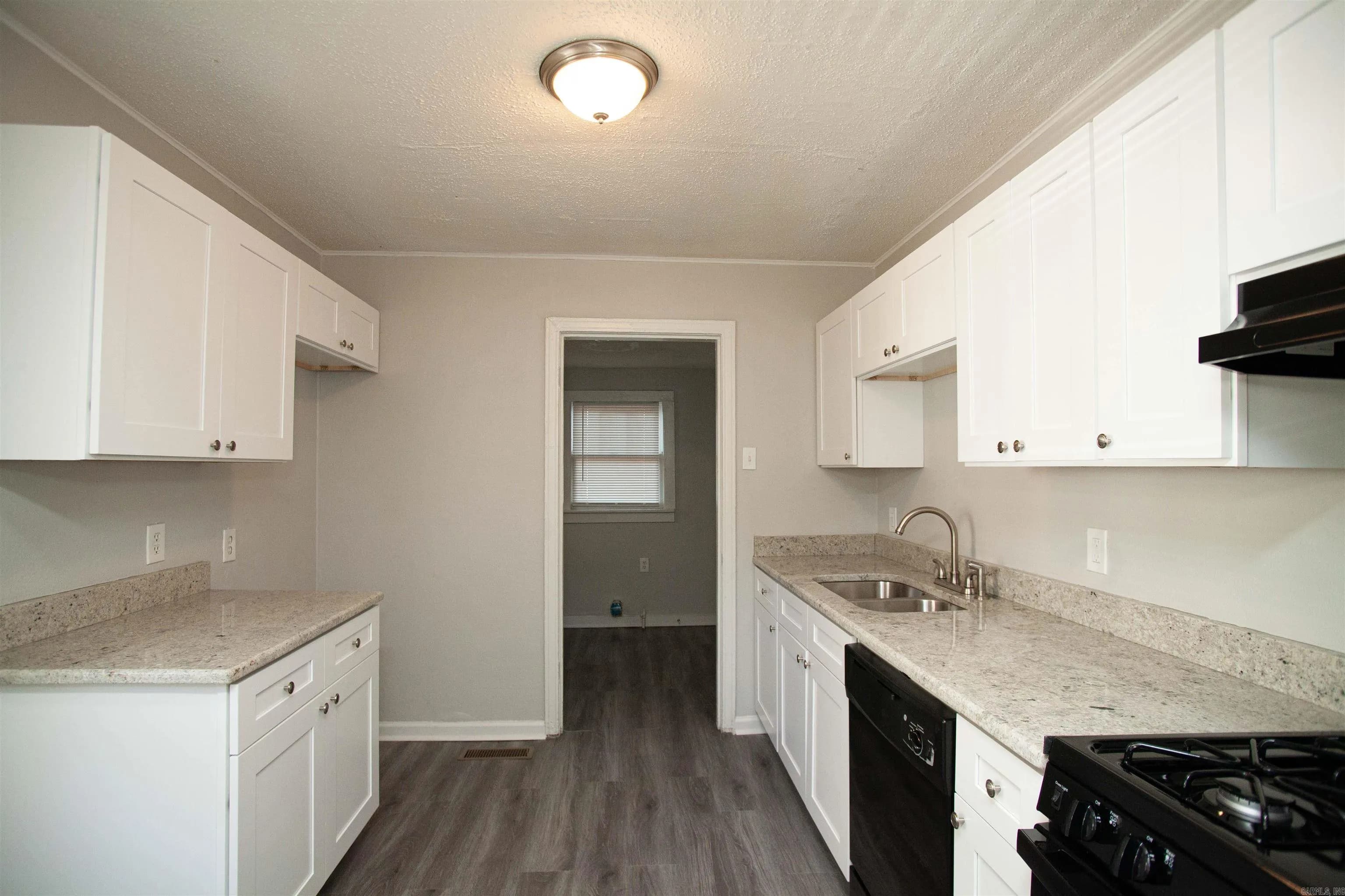 Property at 1411 S Jackson - Image 3