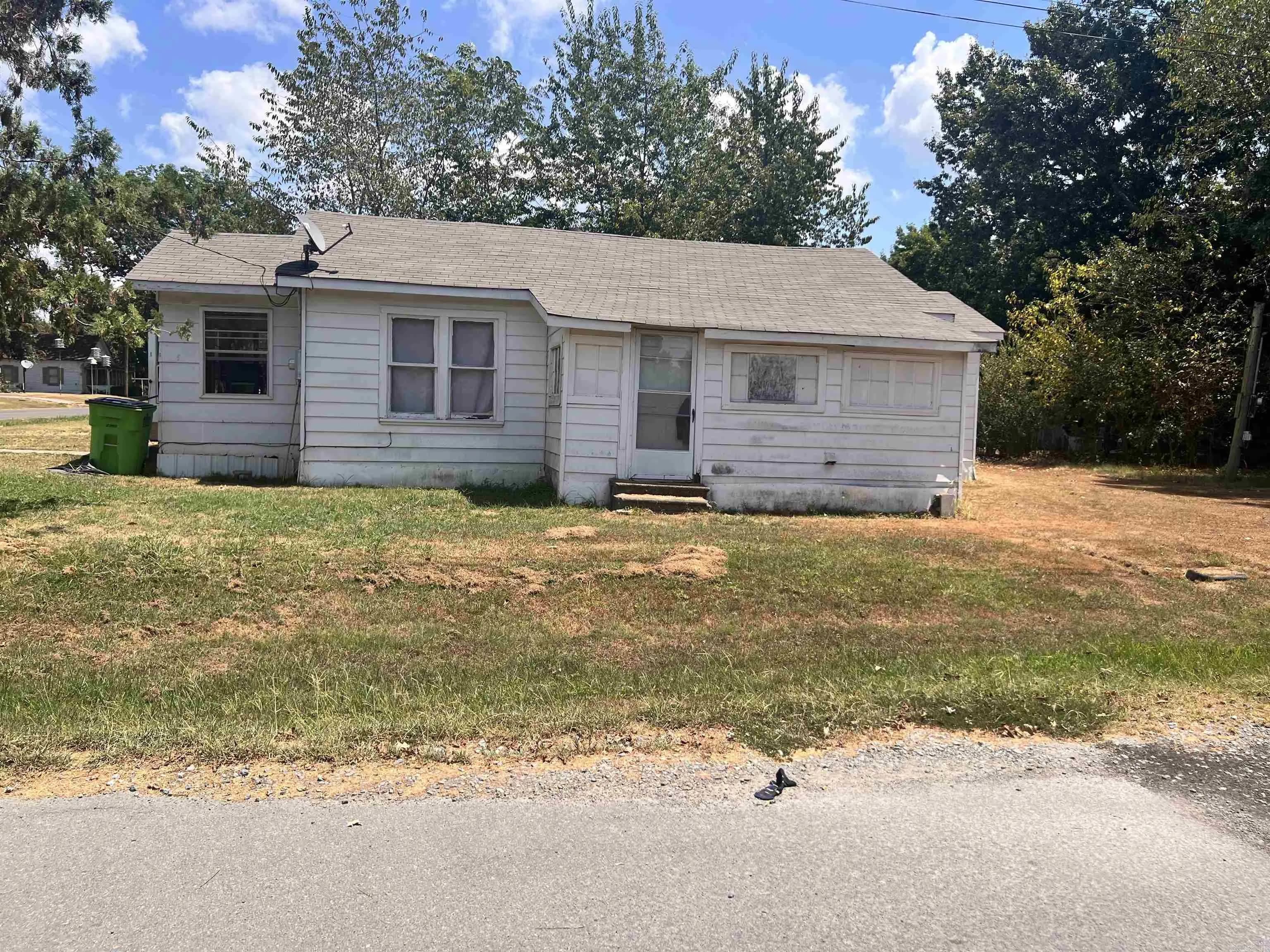 Property at 501 E Durkee - Image 2