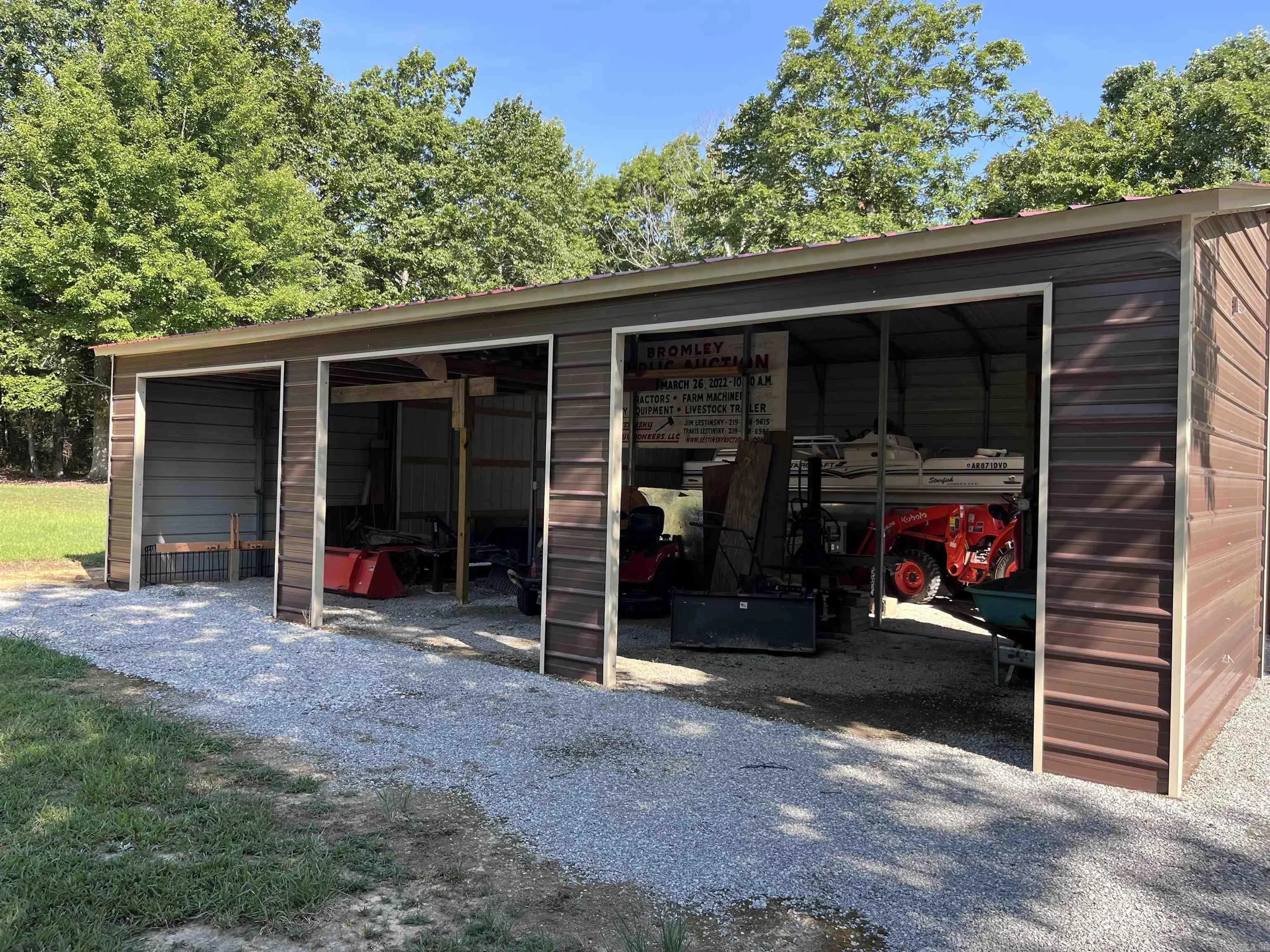 Property at 2076  Jimmy creek - Image 32