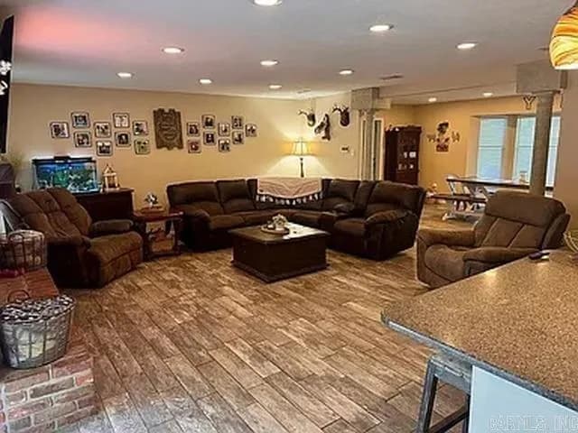Property at 12500  Meyer - Image 8