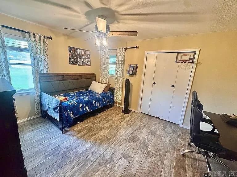 Property at 12500  Meyer - Image 15