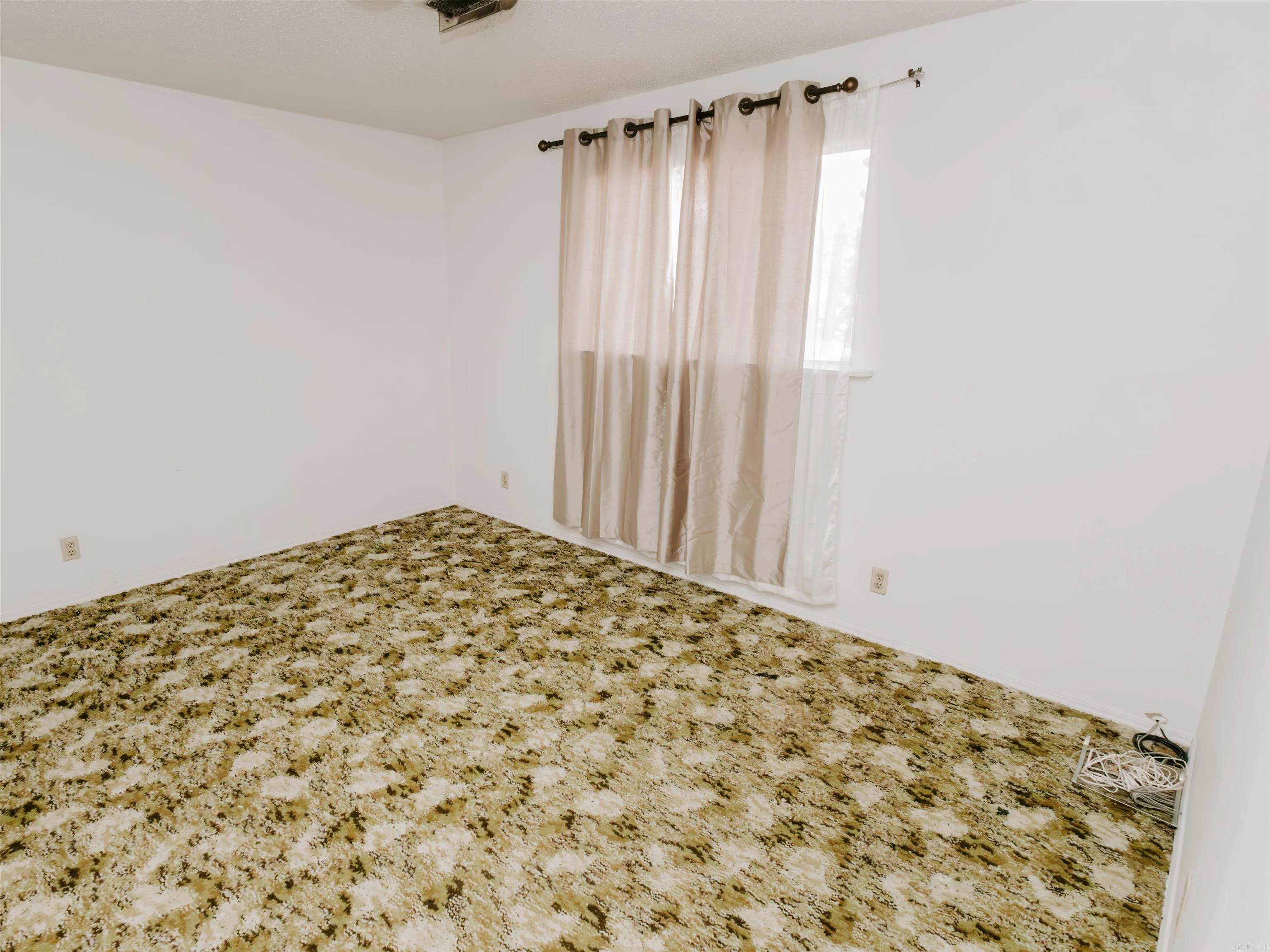 Property at 207  Brookhollow - Image 31
