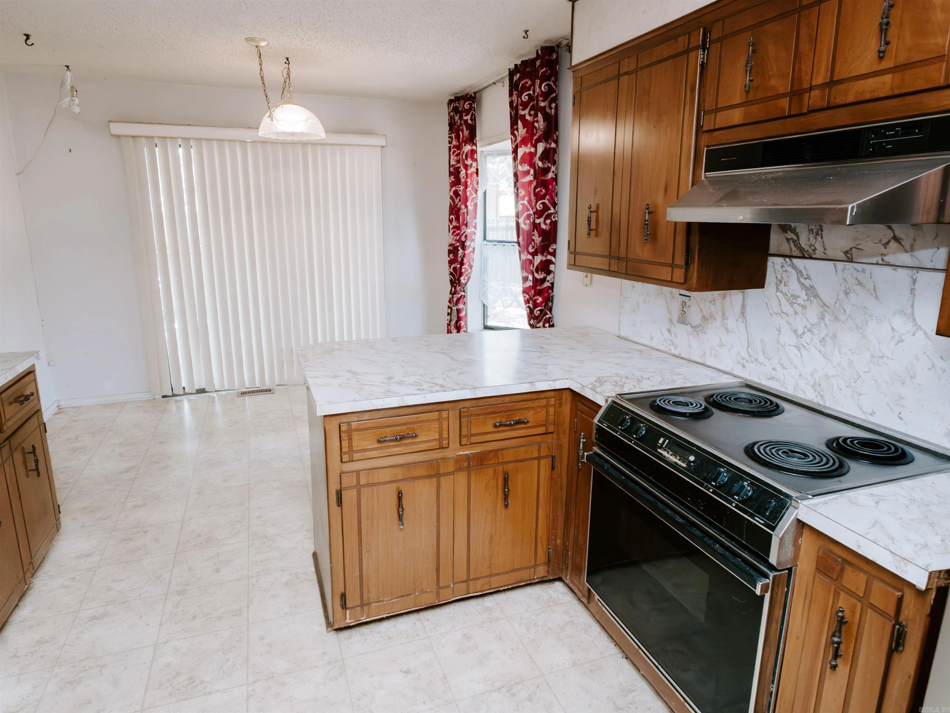 Property at 207  Brookhollow - Image 12