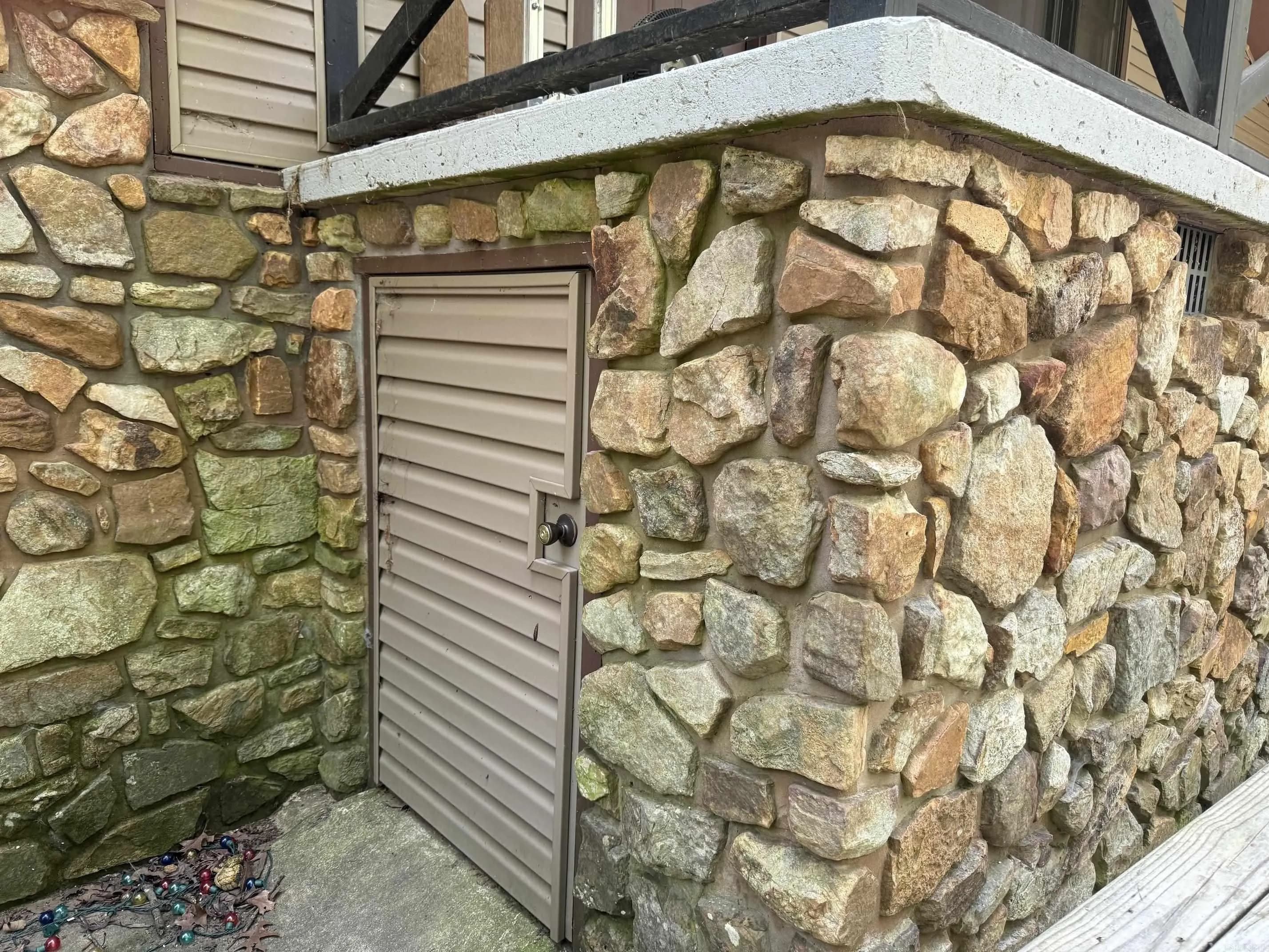 Property at 192  Lone pine north - Image 2