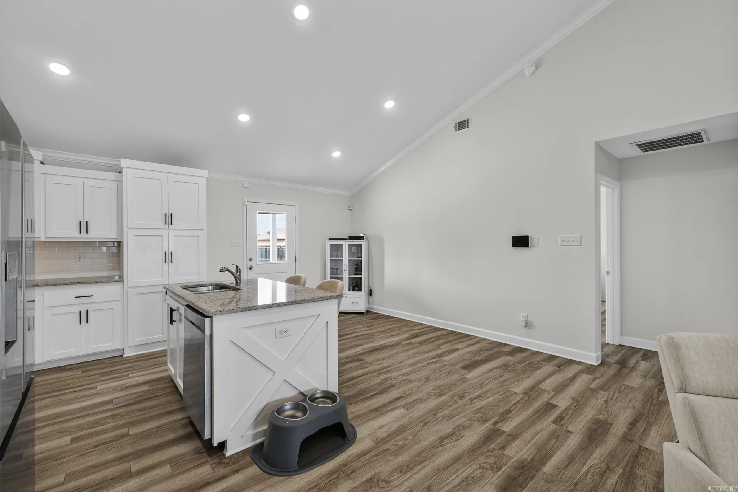 Property at 21  Winchester - Image 9