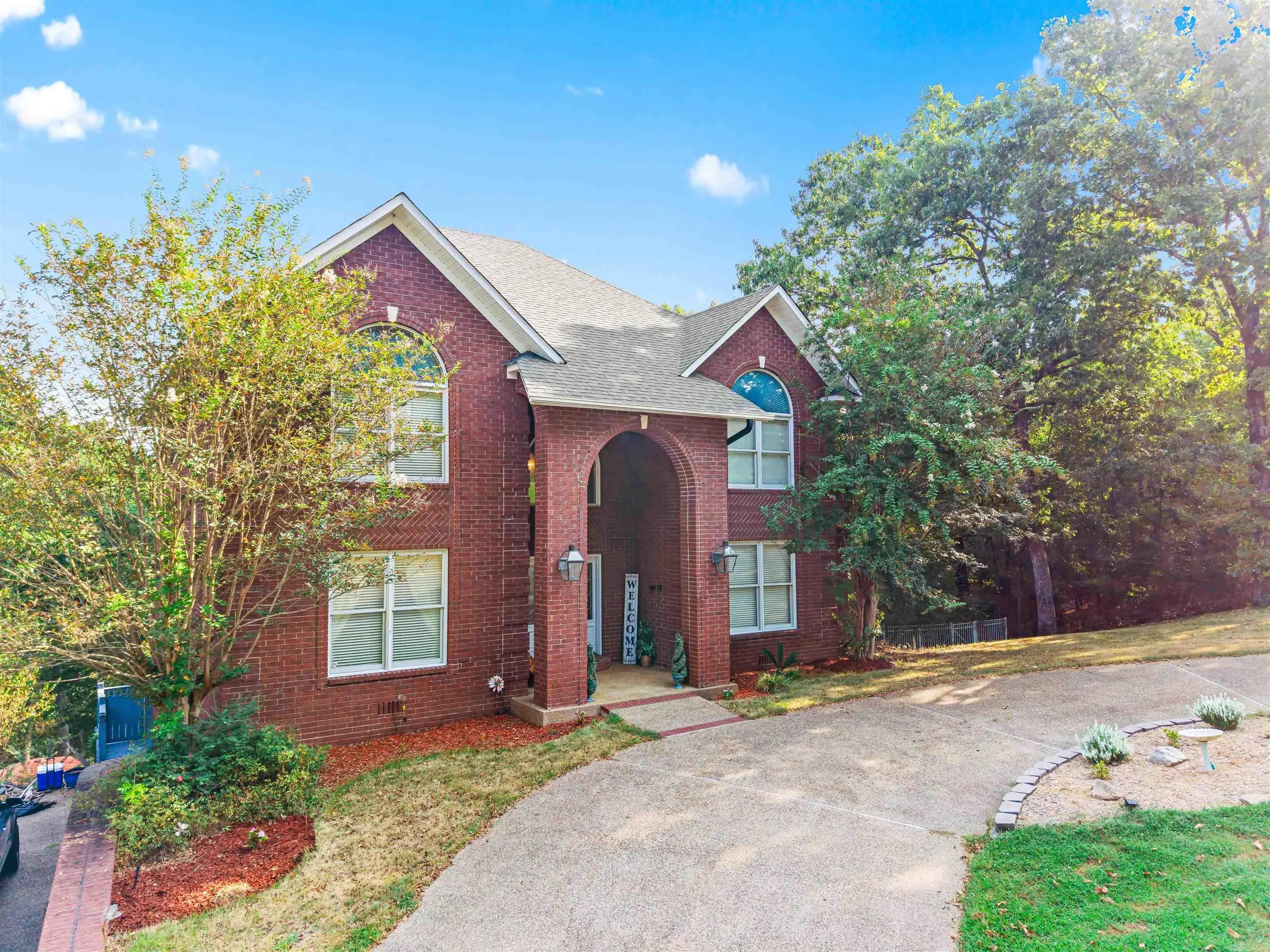 Property at 109  Ravenwood - Image 2