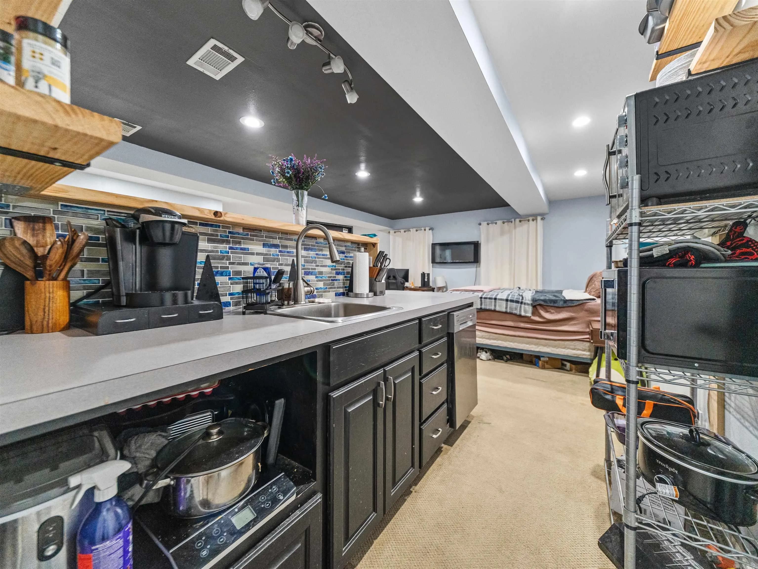 Property at 109  Ravenwood - Image 39