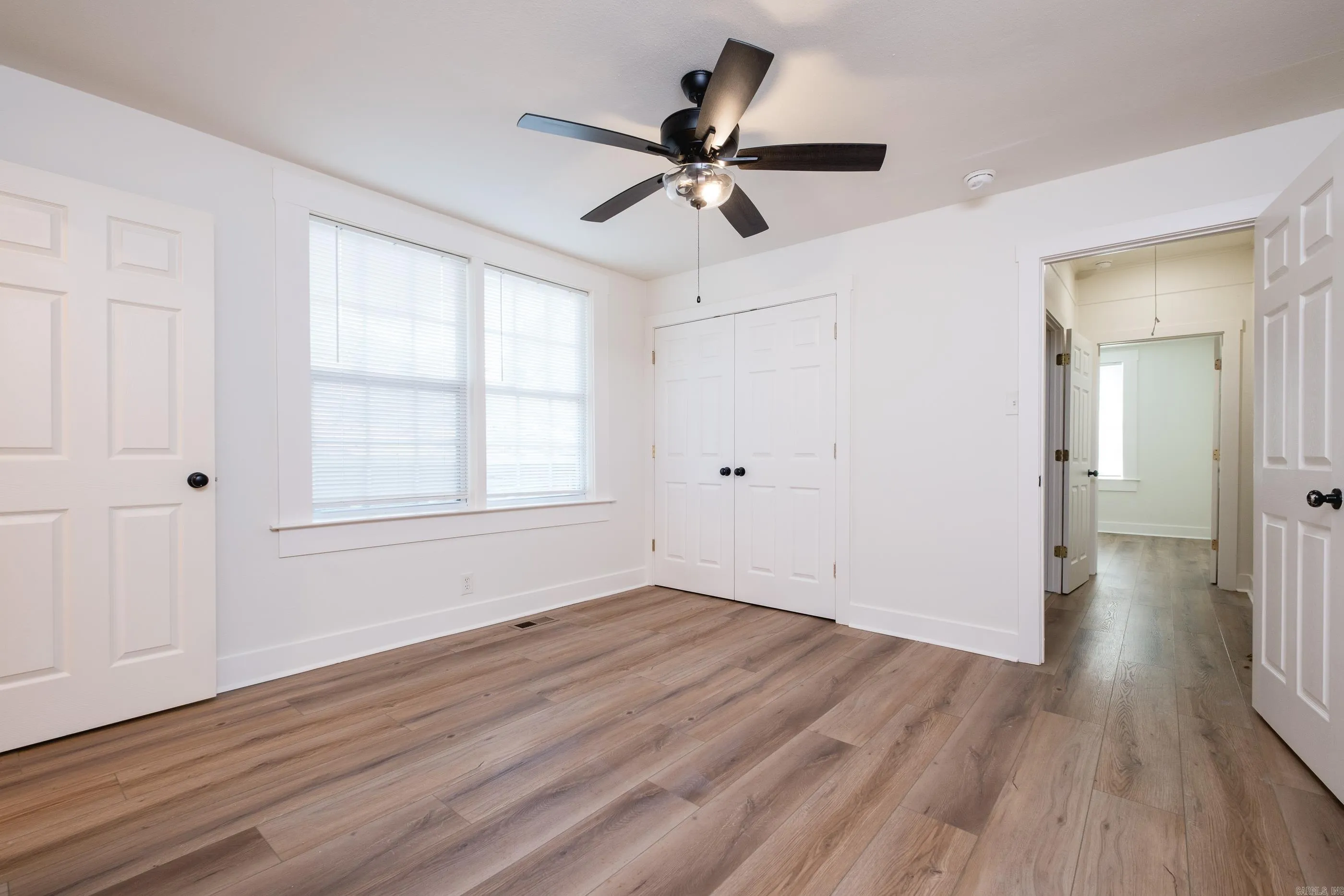 Property at 3220  Lamar - Image 32