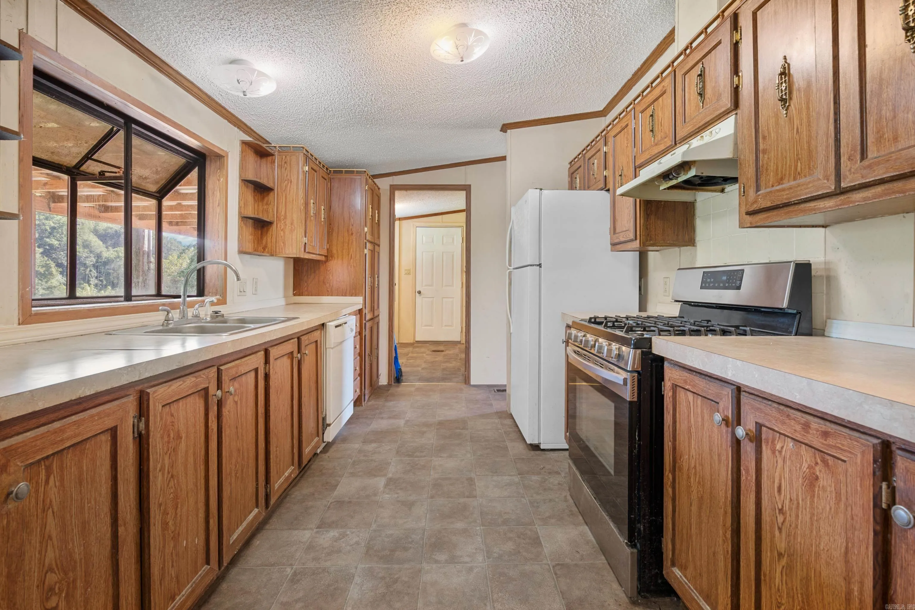 Property at 234  Harvey - Image 5