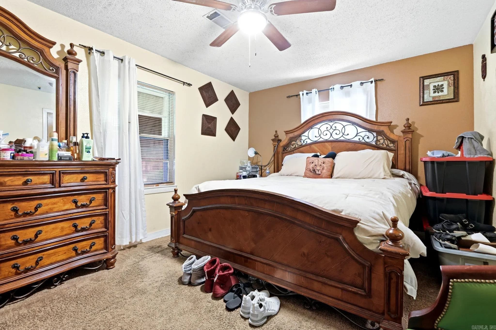 Property at 35  Neal - Image 11
