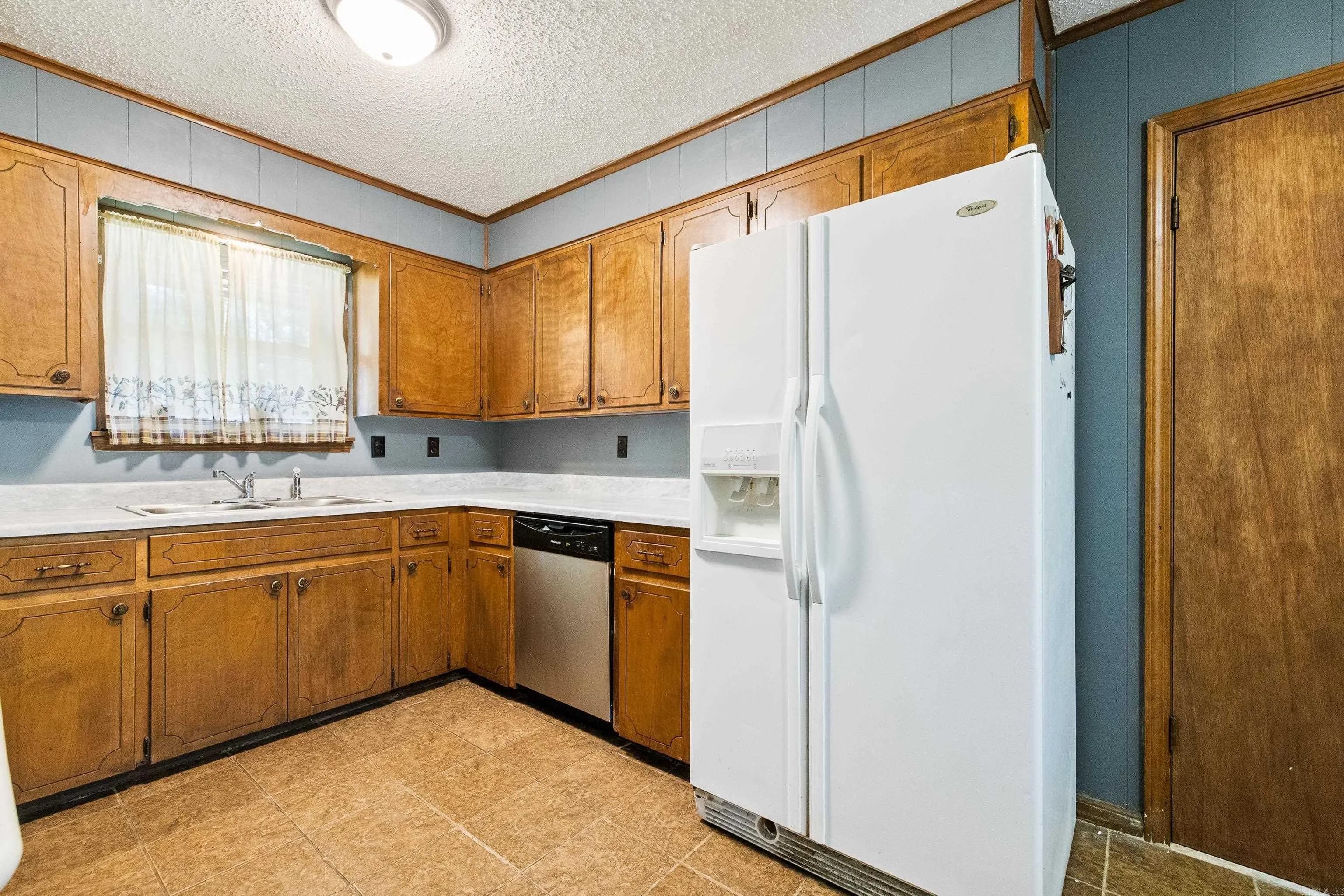 Property at 1309  Kelly - Image 11