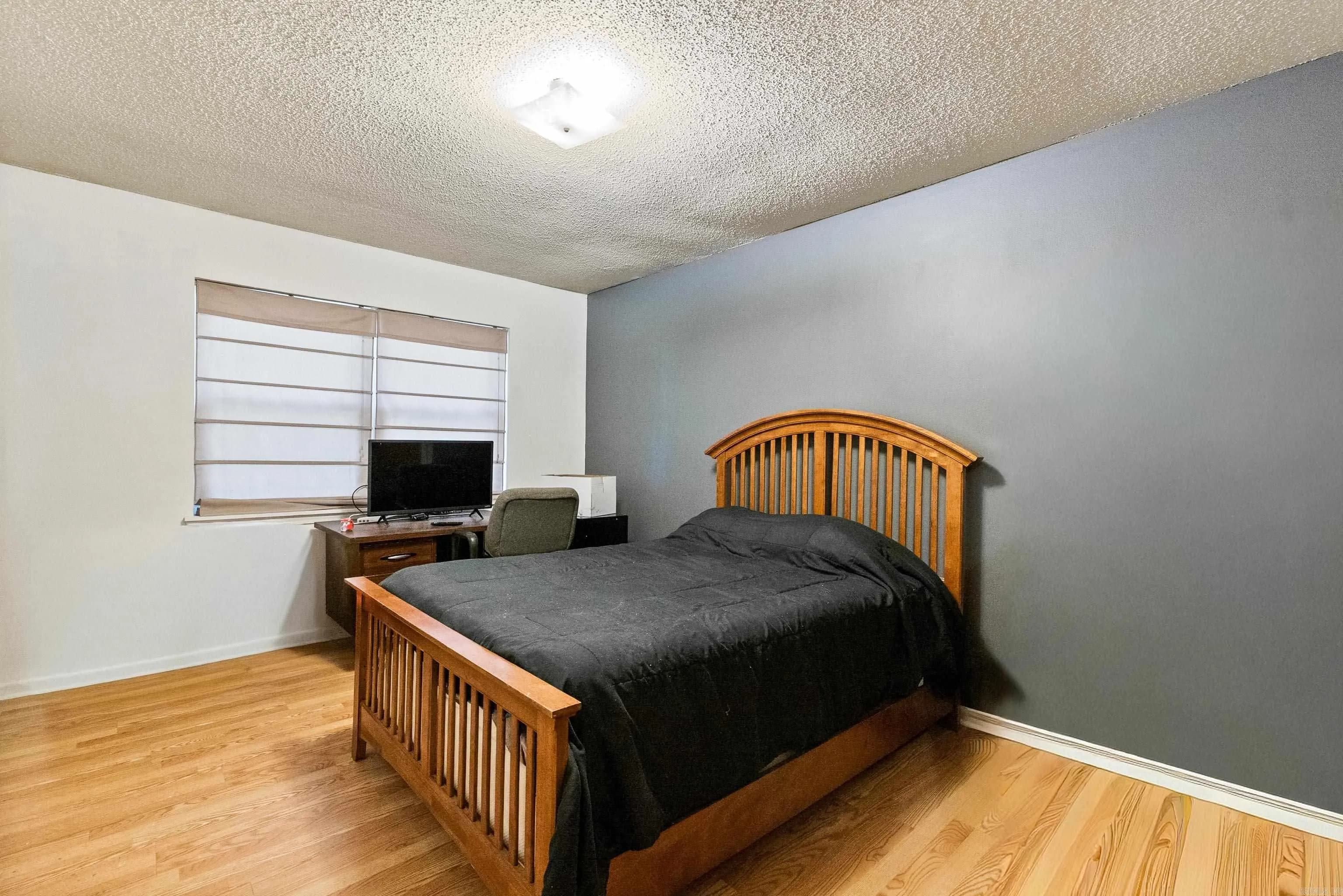 Property at 1309  Kelly - Image 12