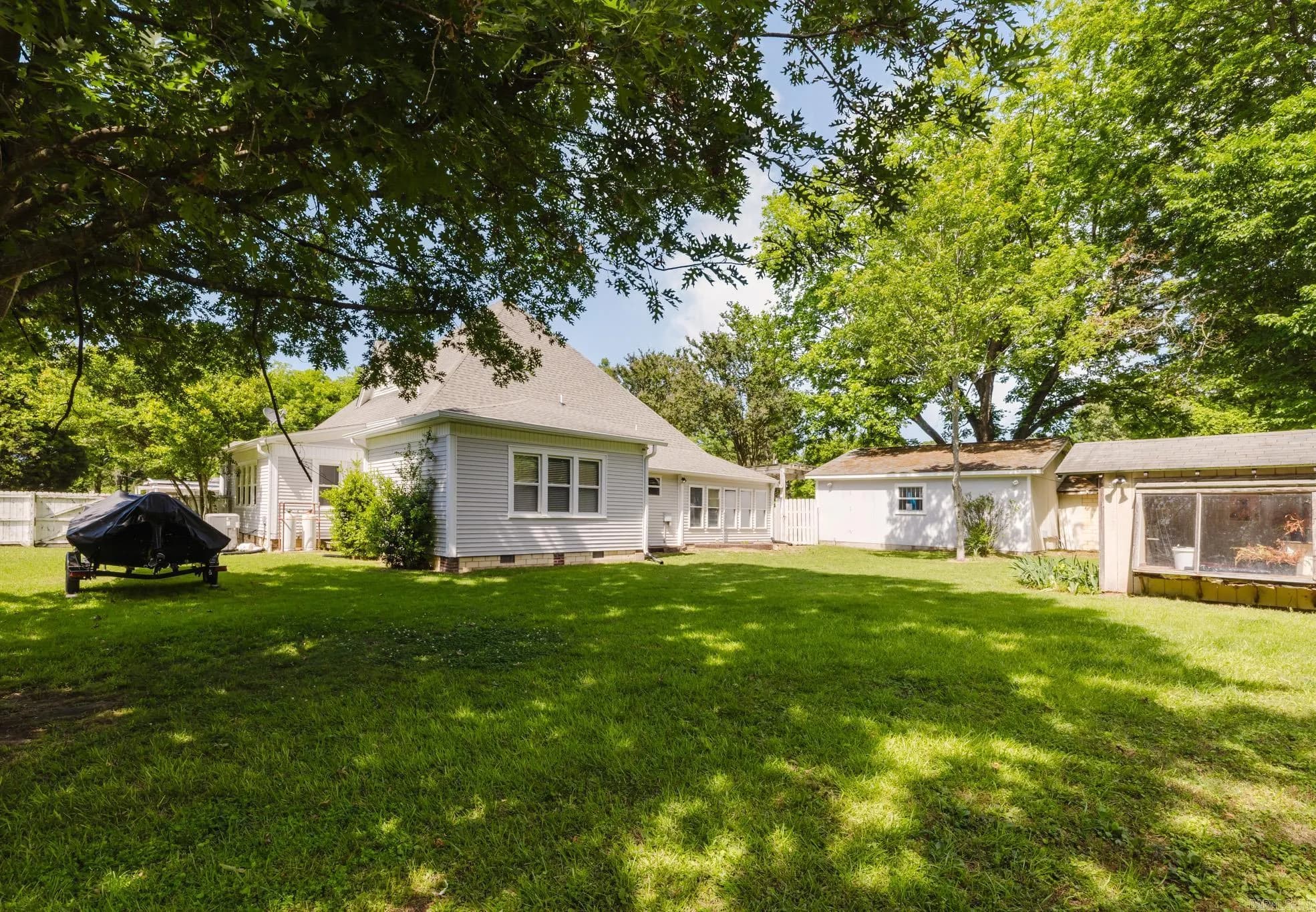 Property at 107 E Sullenberger - Image 39