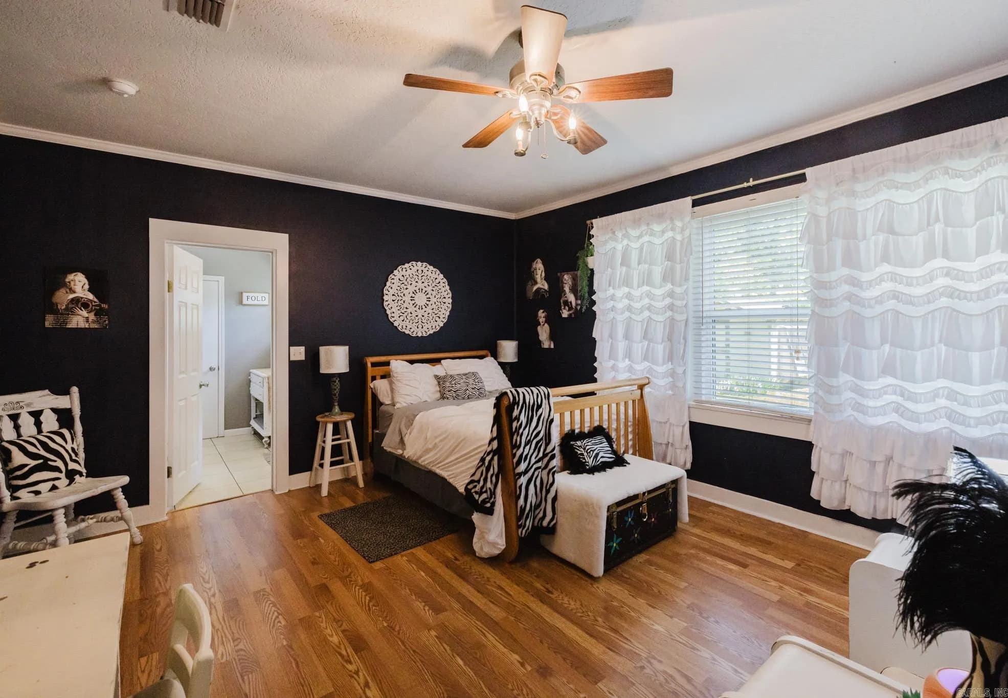 Property at 107 E Sullenberger - Image 28