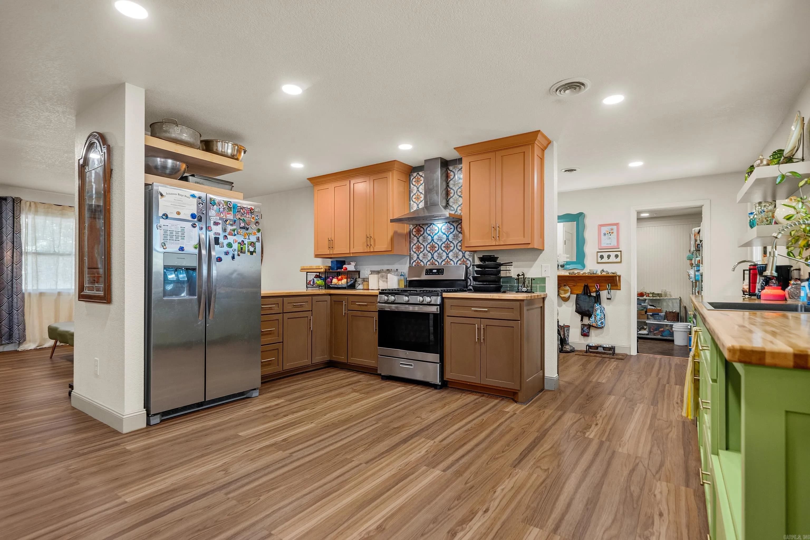 Property at 230  Cove - Image 9