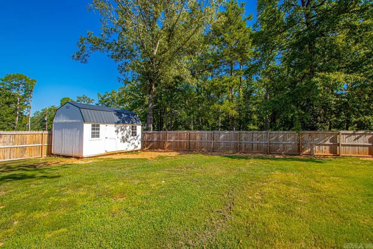 Property at 5947  Beth - Image 38