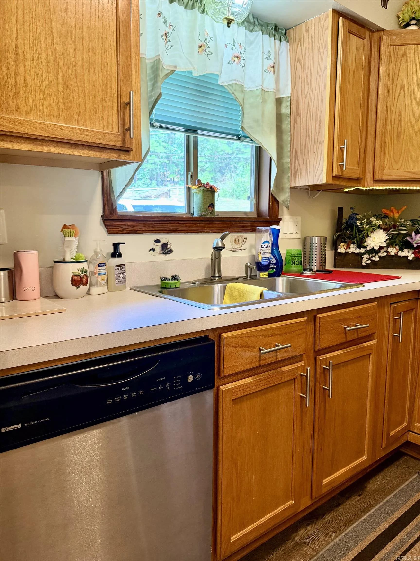 Property at 103  Woodcove - Image 16
