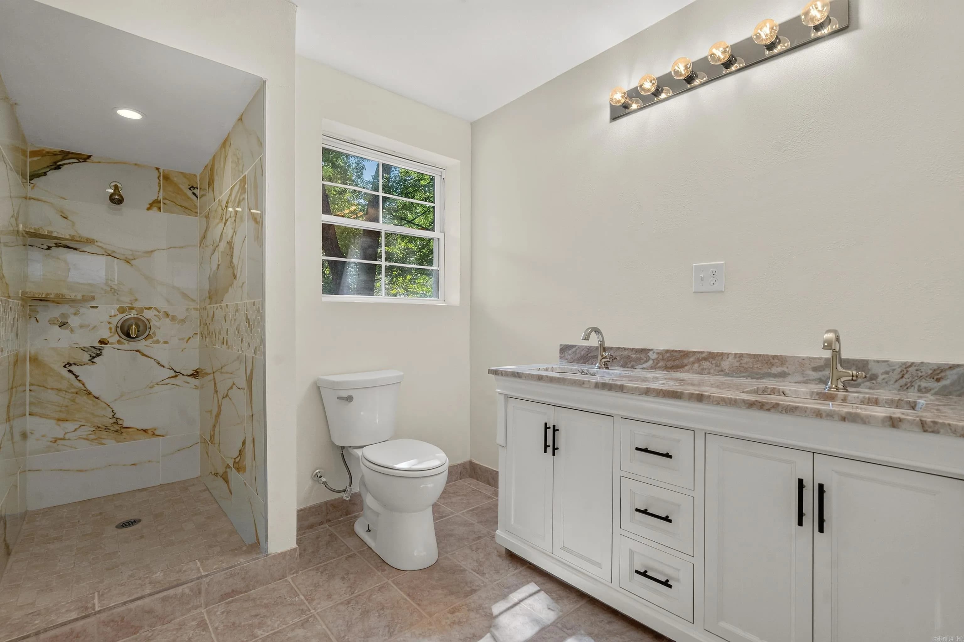 Property at 513  Cherry - Image 18