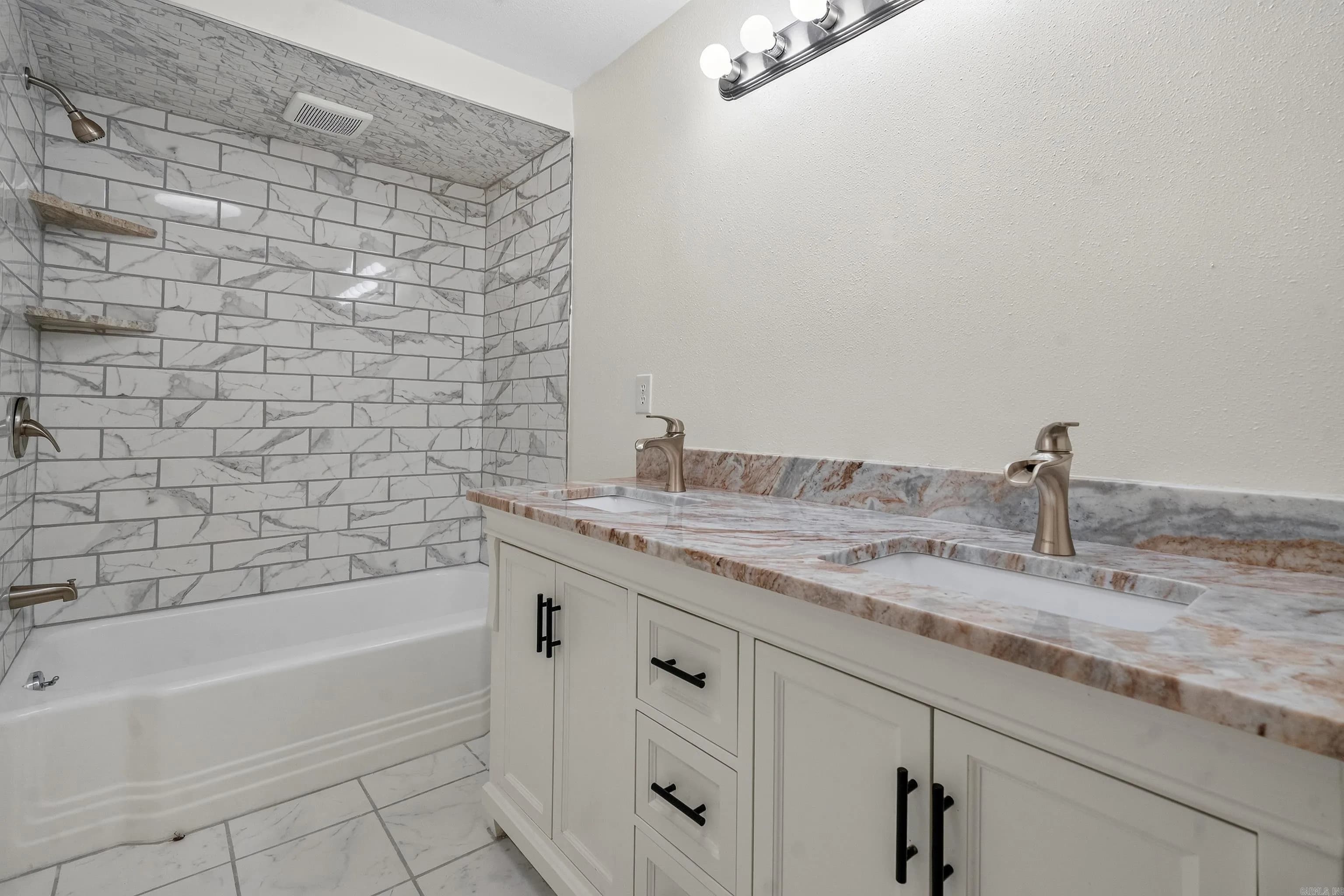 Property at 513  Cherry - Image 25