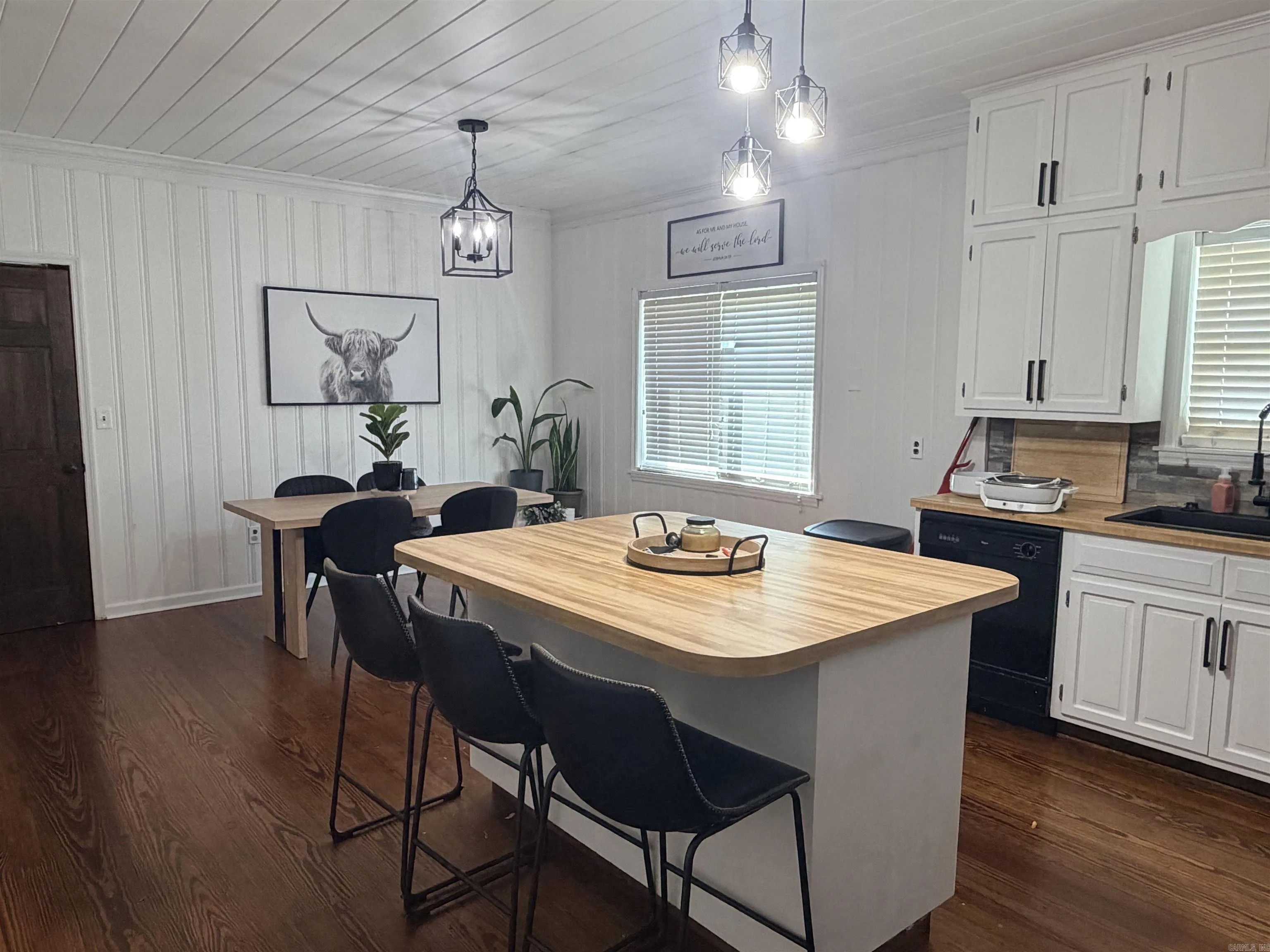 Property at 1312 W 35th - Image 4